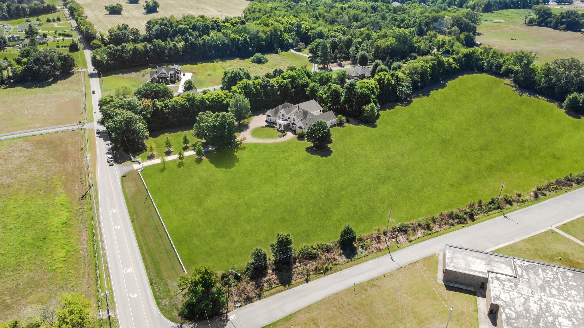 Clarksville, Tennessee, 37043, United States, 4 Bedrooms Bedrooms, ,4 BathroomsBathrooms,Residential,For Sale,1980790