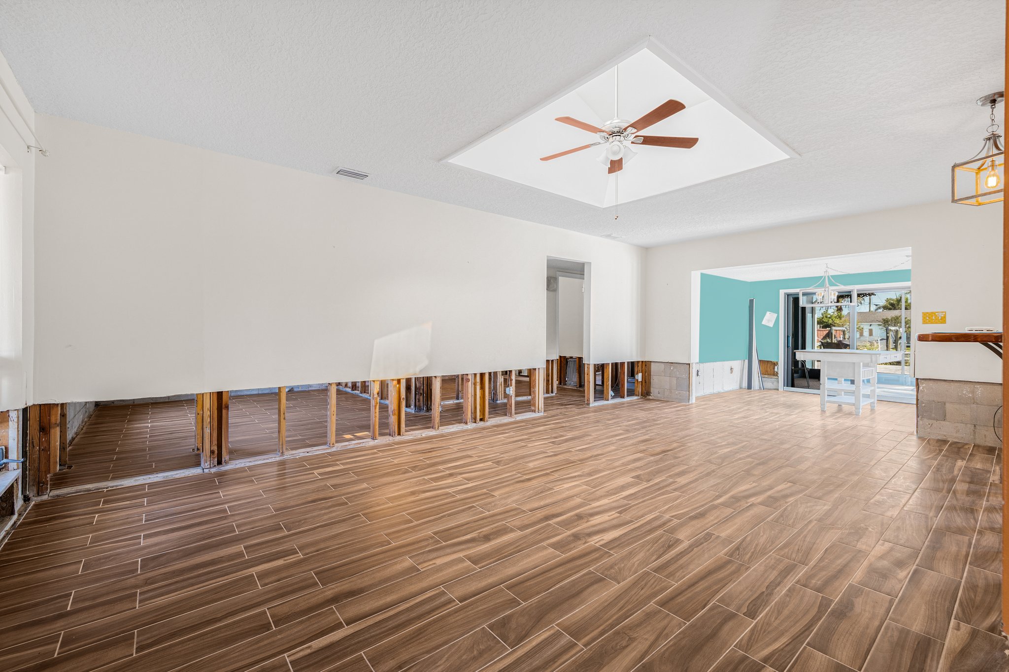 Tampa, Florida, 33615, United States, 4 Bedrooms Bedrooms, ,2 BathroomsBathrooms,Residential,For Sale,1865129