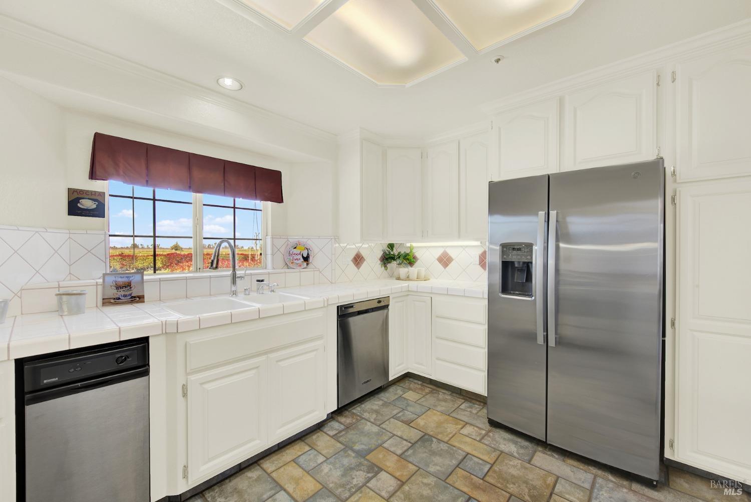 Vacaville, California, 95688, United States, 4 Bedrooms Bedrooms, ,4 BathroomsBathrooms,Residential,For Sale,1991158