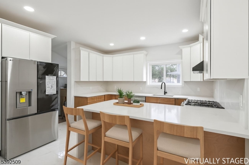 City Of Orange Twp., New Jersey, 07050, United States, 6 Bedrooms Bedrooms, ,4 BathroomsBathrooms,Residential,For Sale,1991557