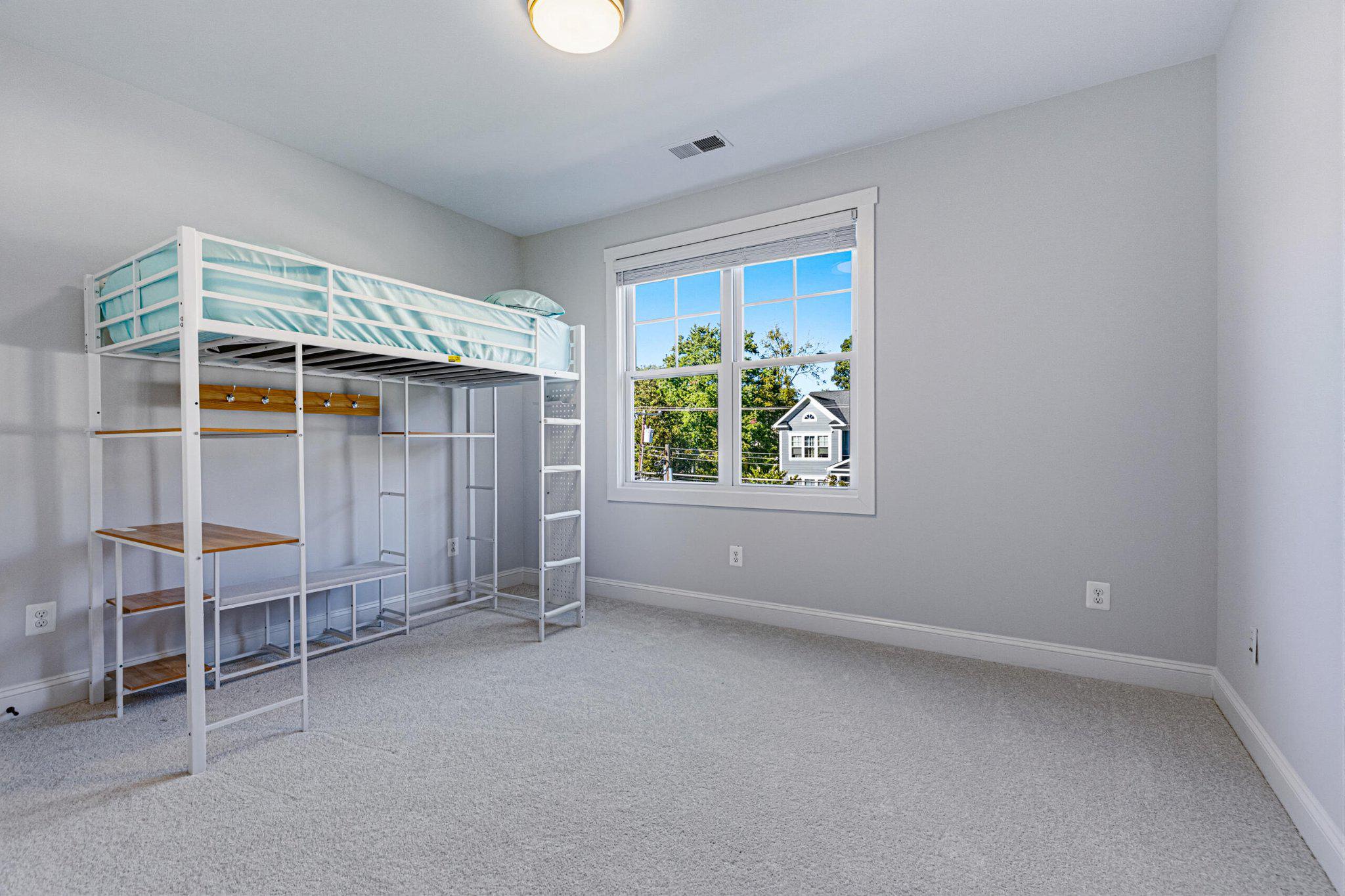  1404 Cottage Street SW, Vienna, VA, 22180 - 物件實景