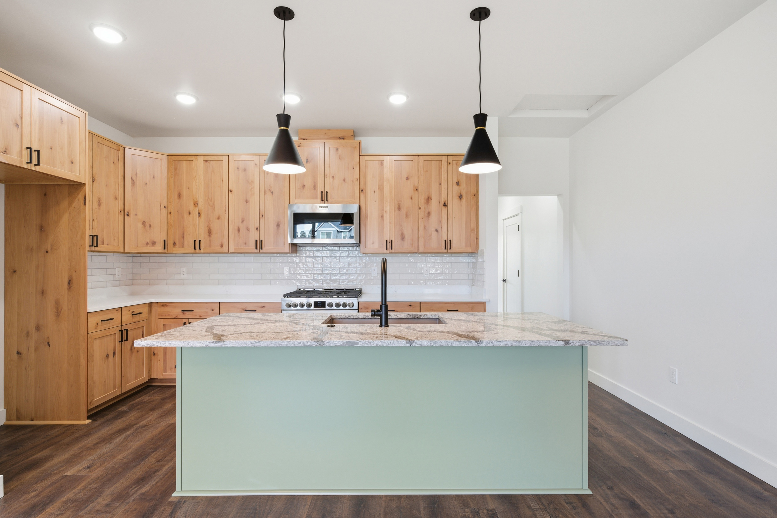 Sandpoint, Idaho, 83864, United States, 3 Bedrooms Bedrooms, ,3 BathroomsBathrooms,Residential,For Sale,2006099