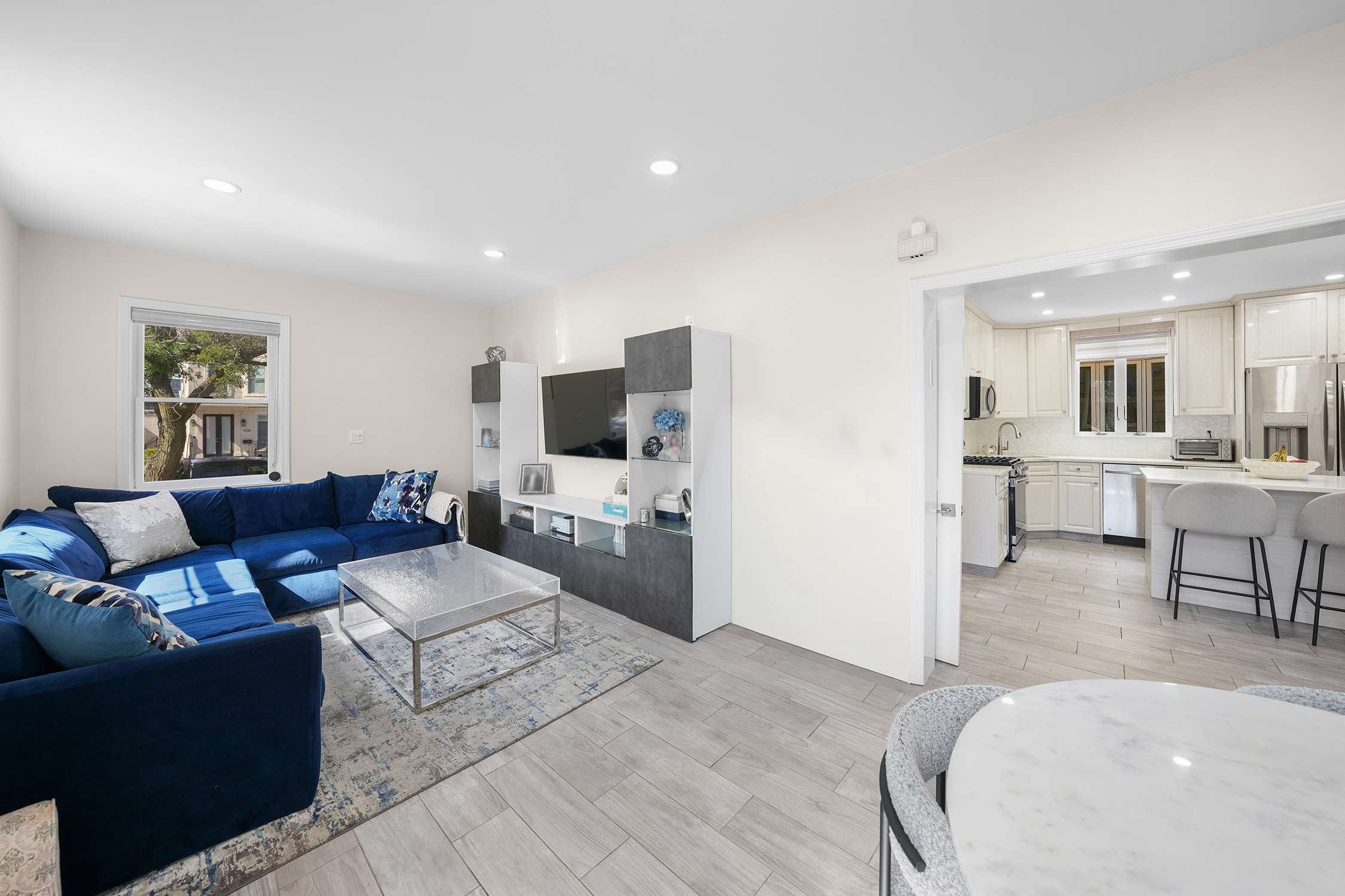 Brooklyn, New York, 11230, United States, 4 Bedrooms Bedrooms, ,4 BathroomsBathrooms,Residential,For Sale,1981094