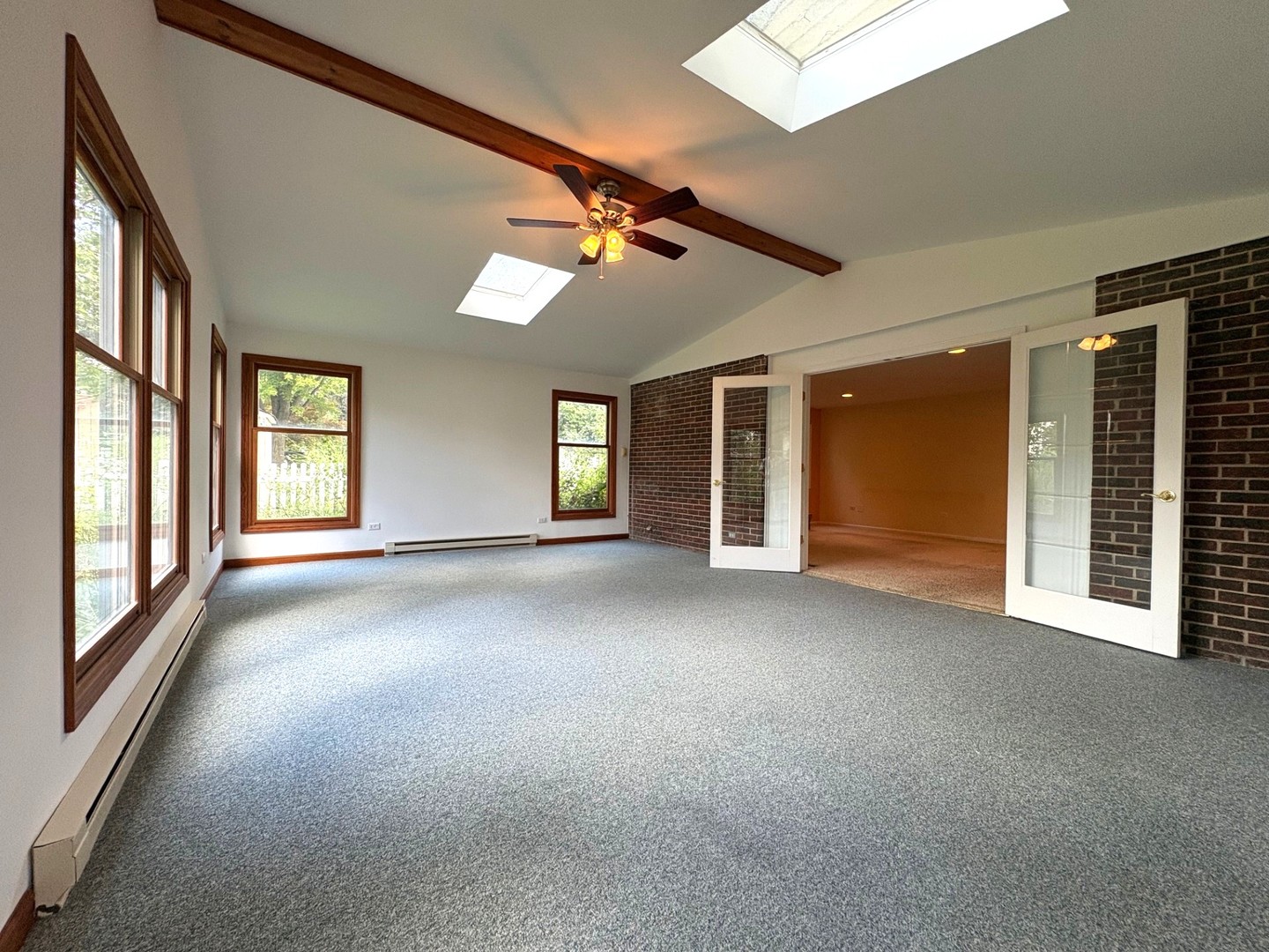 Naperville, Illinois, 60563, United States, 4 Bedrooms Bedrooms, ,3 BathroomsBathrooms,Residential,For Sale,1961191