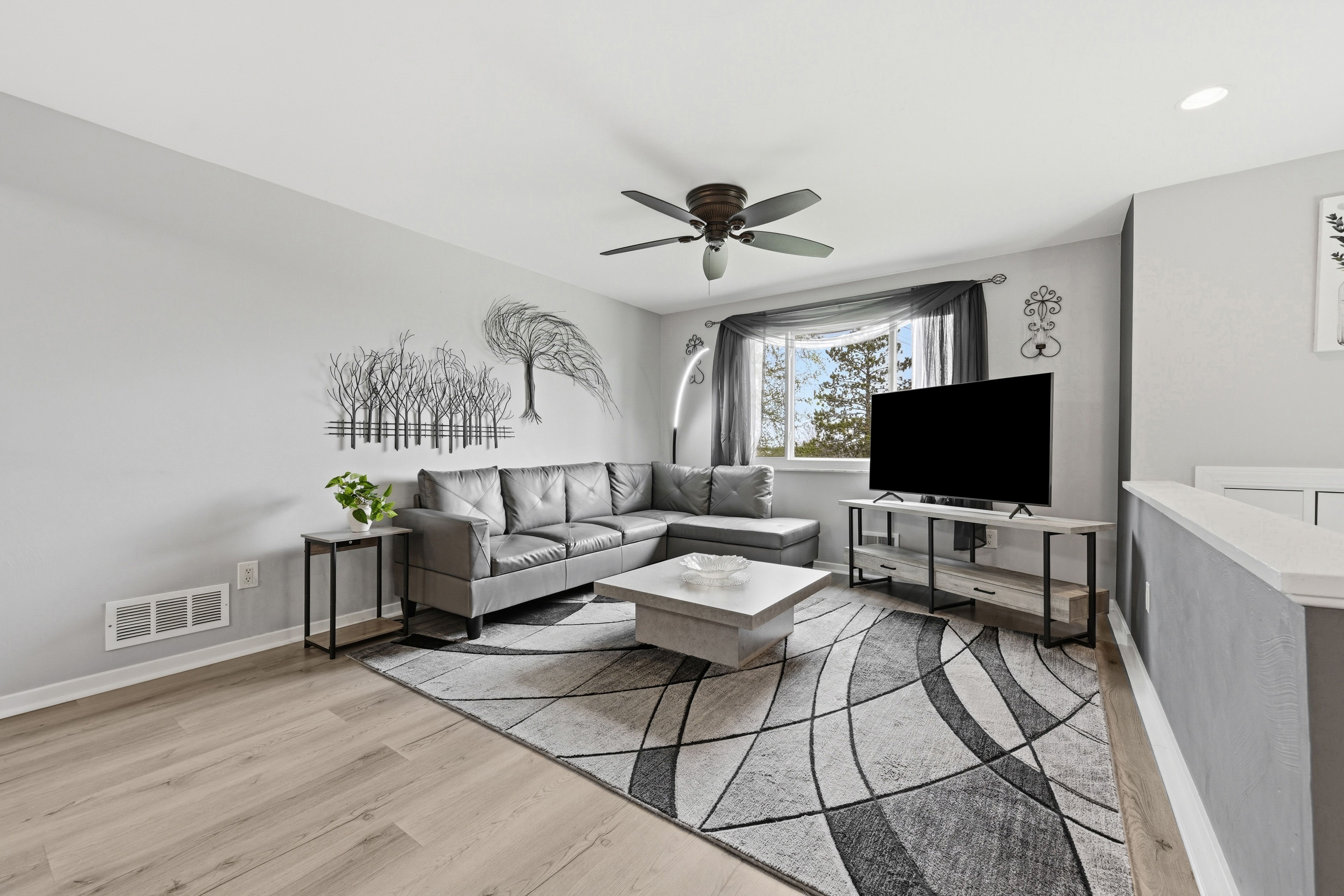  27 Flora Road, Pittsburgh, PA 15227 - 物件實景