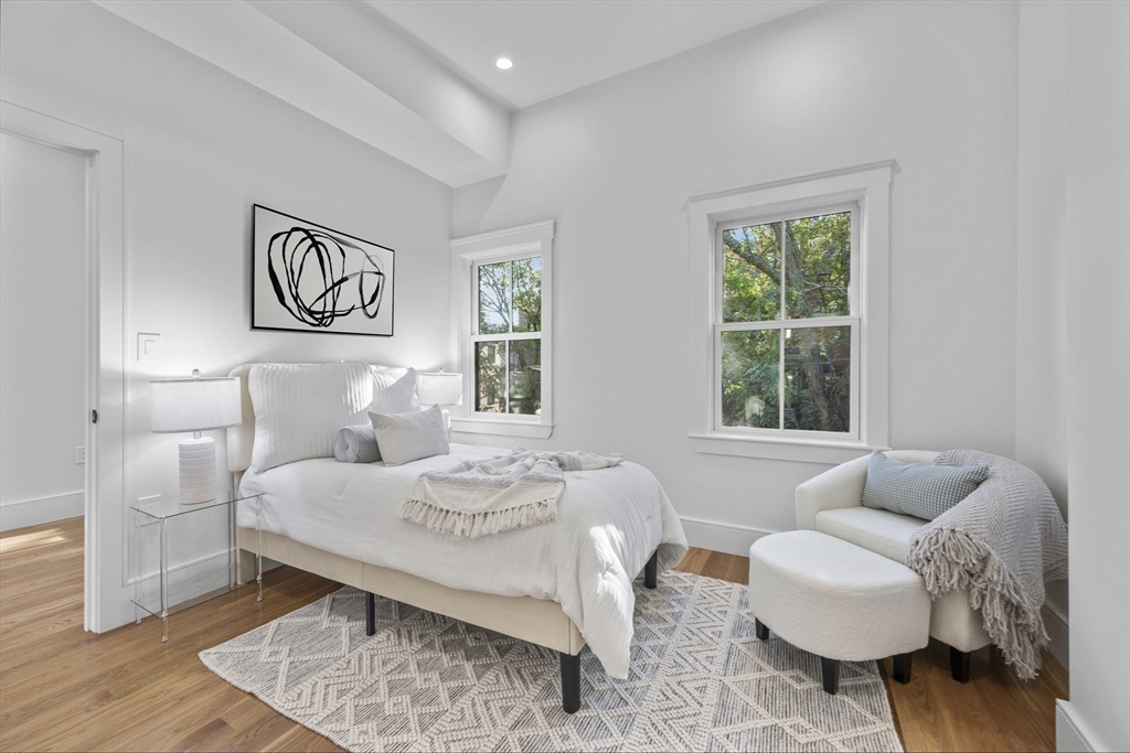 Boston, Massachusetts, 02118, United States, 4 Bedrooms Bedrooms, ,5 BathroomsBathrooms,Residential,For Sale,1973917