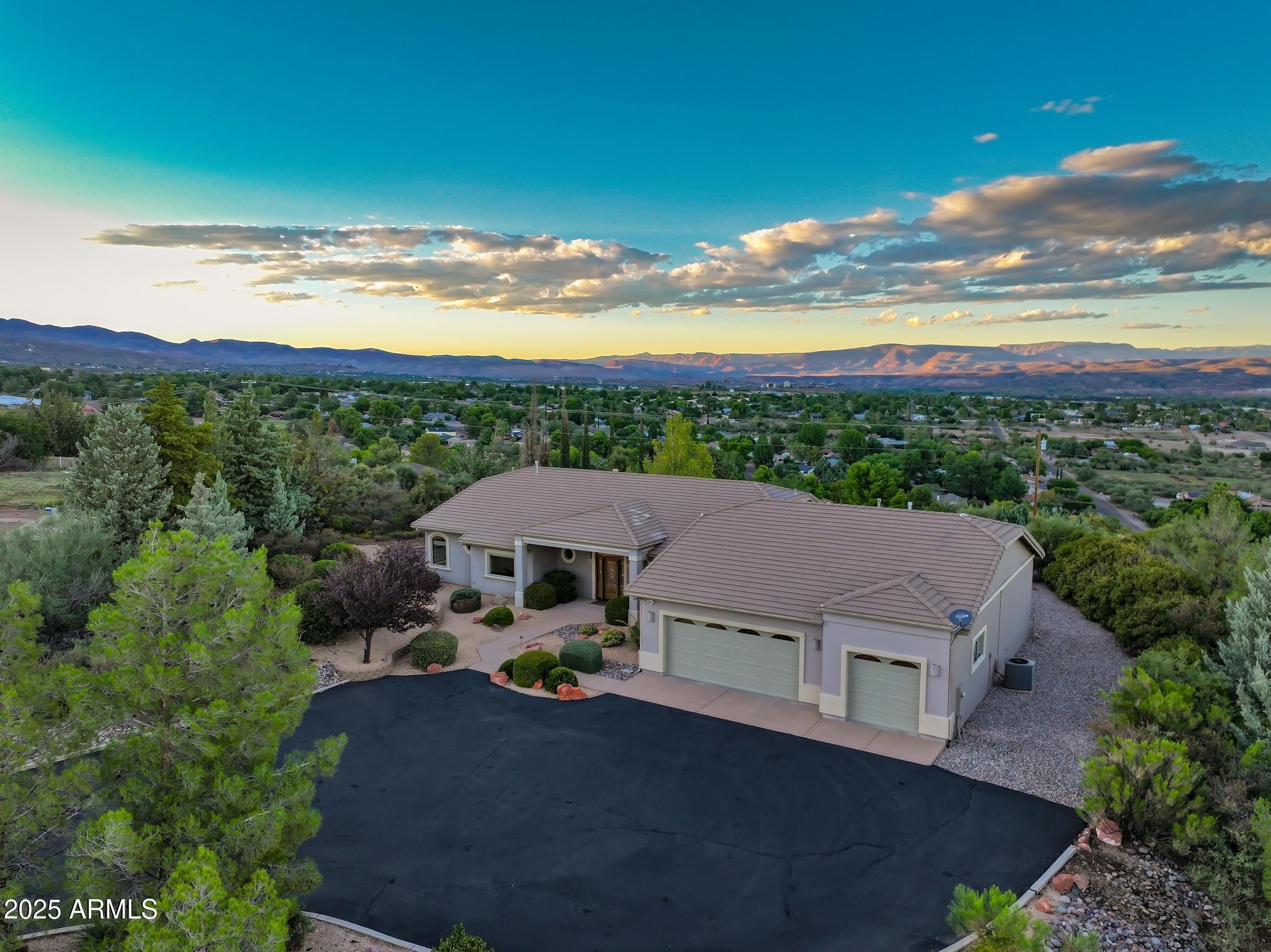 Cottonwood, Arizona, 86326, United States, 3 Bedrooms Bedrooms, ,3 BathroomsBathrooms,Residential,For Sale,1992035