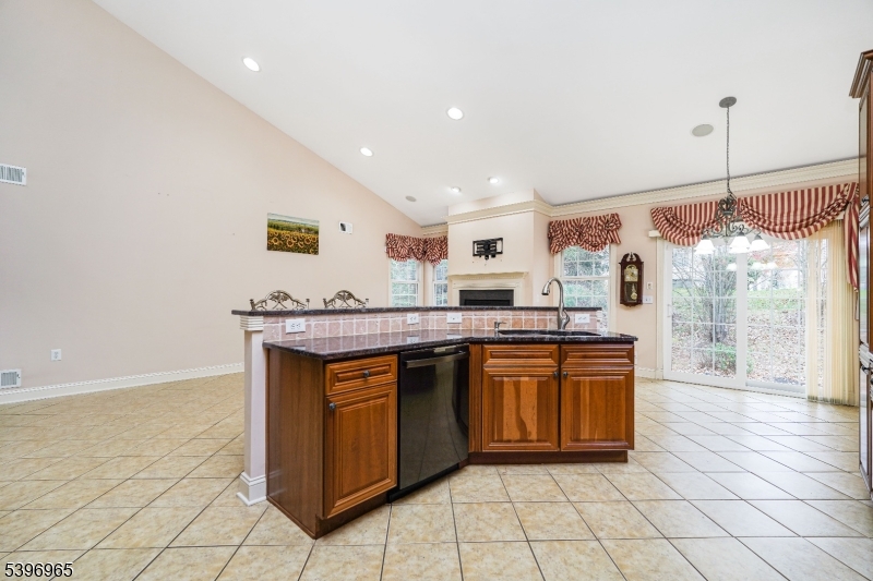 Franklin Twp., New Jersey, 08873, United States, 2 Bedrooms Bedrooms, ,3 BathroomsBathrooms,Residential,For Sale,1992917