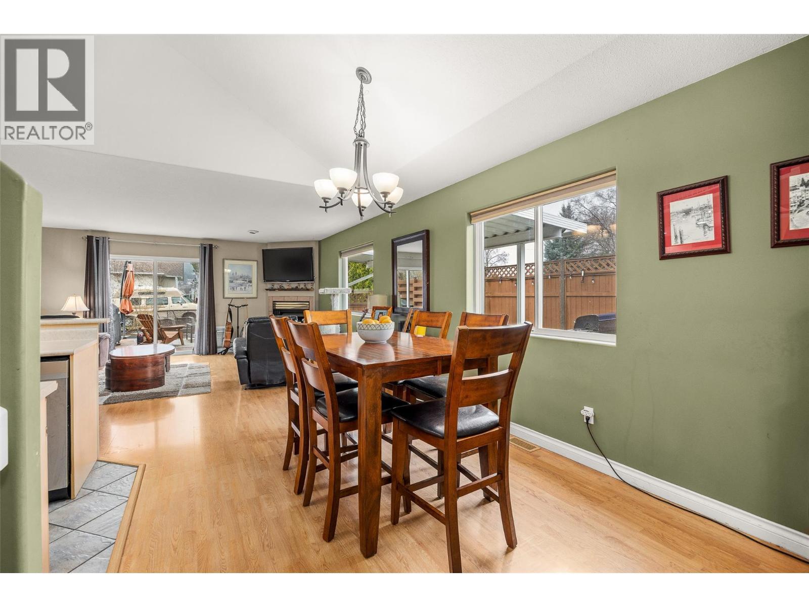 KELOWNA, British Columbia, V1V 1S9, CA, 4 Bedrooms Bedrooms, ,3 BathroomsBathrooms,Residential,For Sale,1895438