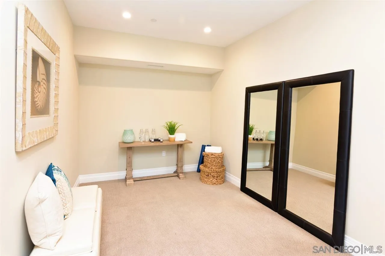 La Jolla, California, 92037, United States, 3 Bedrooms Bedrooms, ,3 BathroomsBathrooms,Residential,For Sale,1856233