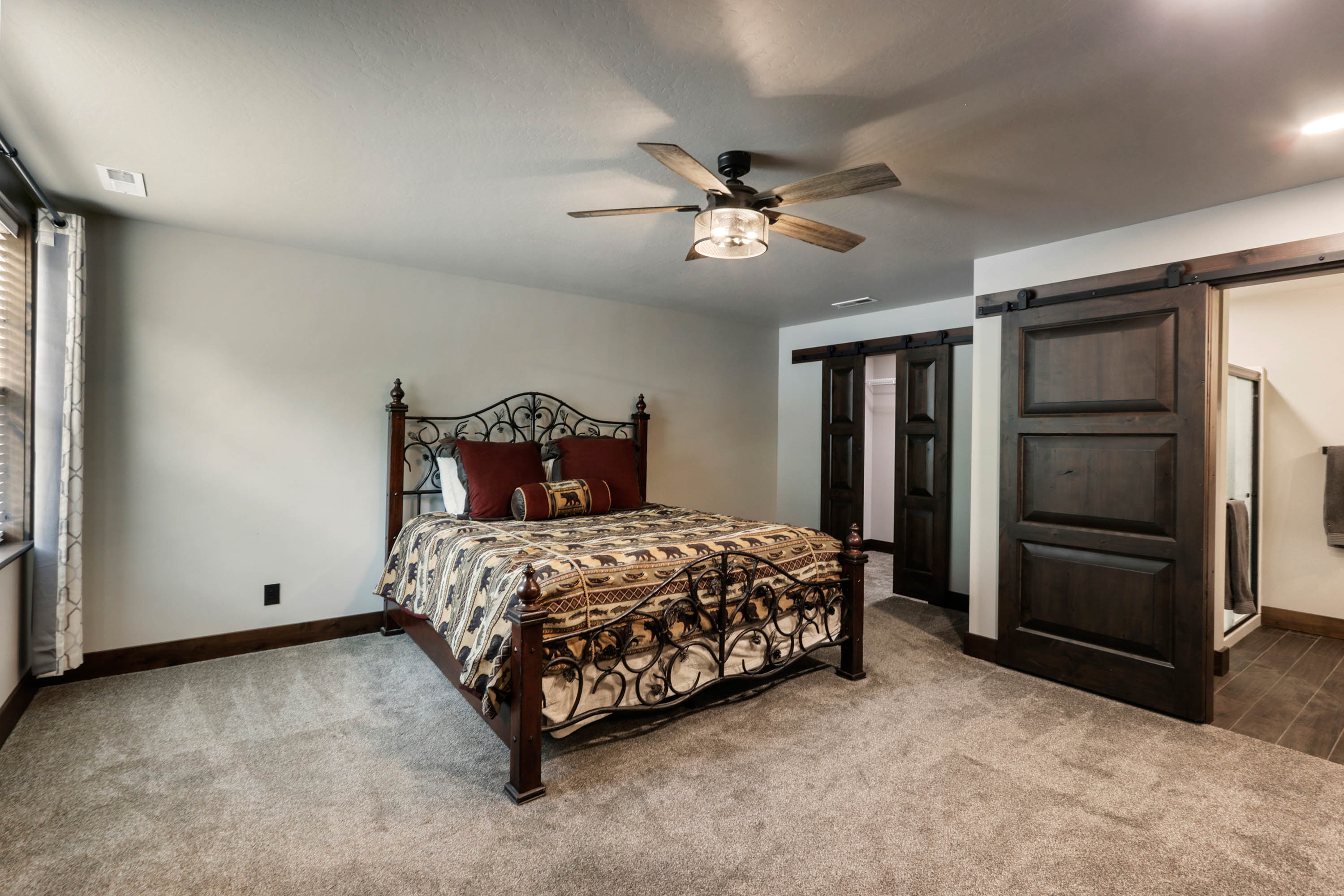 Sandpoint, Idaho, 83864, United States, 6 Bedrooms Bedrooms, ,8 BathroomsBathrooms,Residential,For Sale,1975419