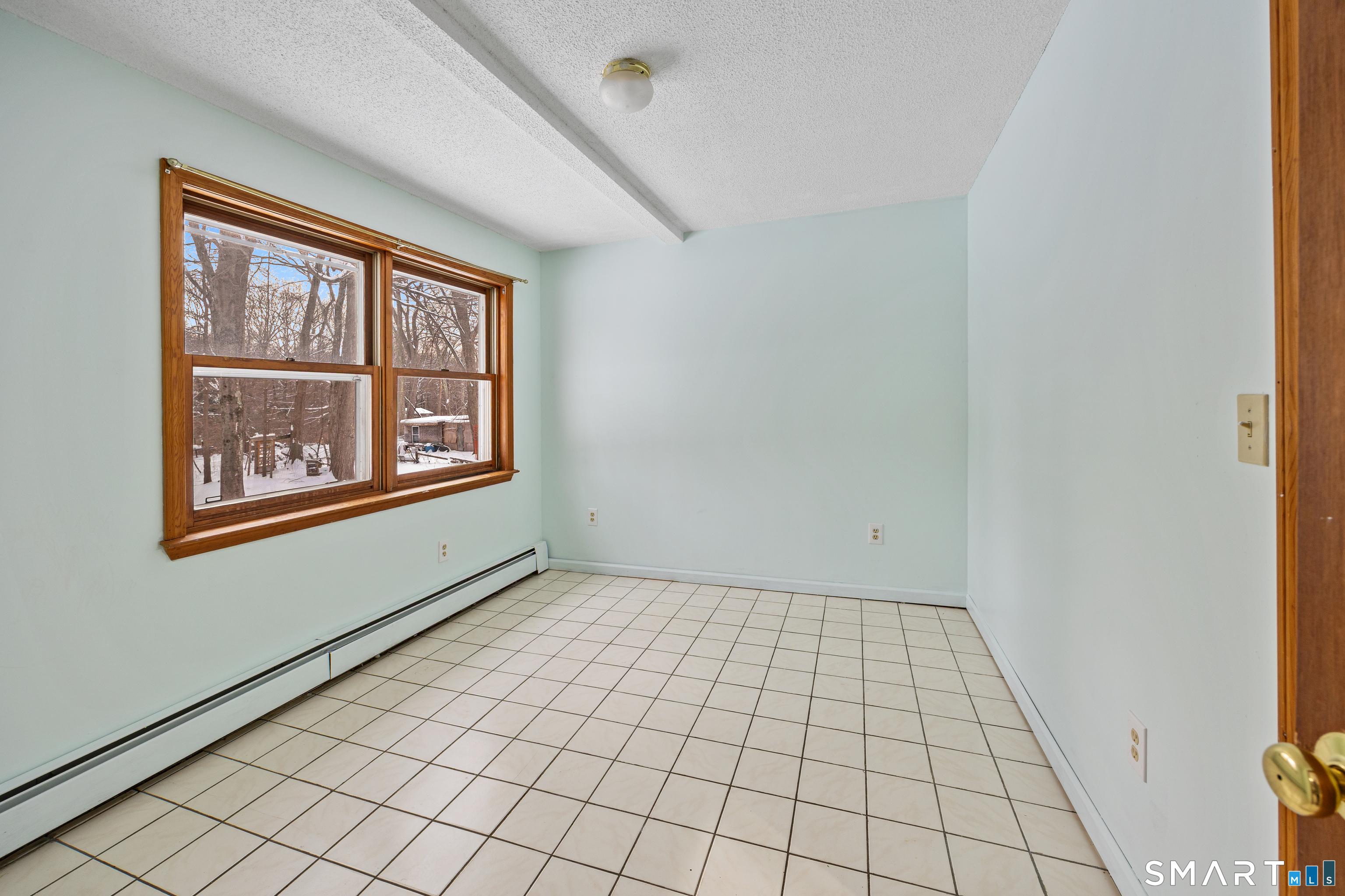 Southington, Connecticut, 06489, United States, 5 Bedrooms Bedrooms, ,3 BathroomsBathrooms,Residential,For Sale,2007439