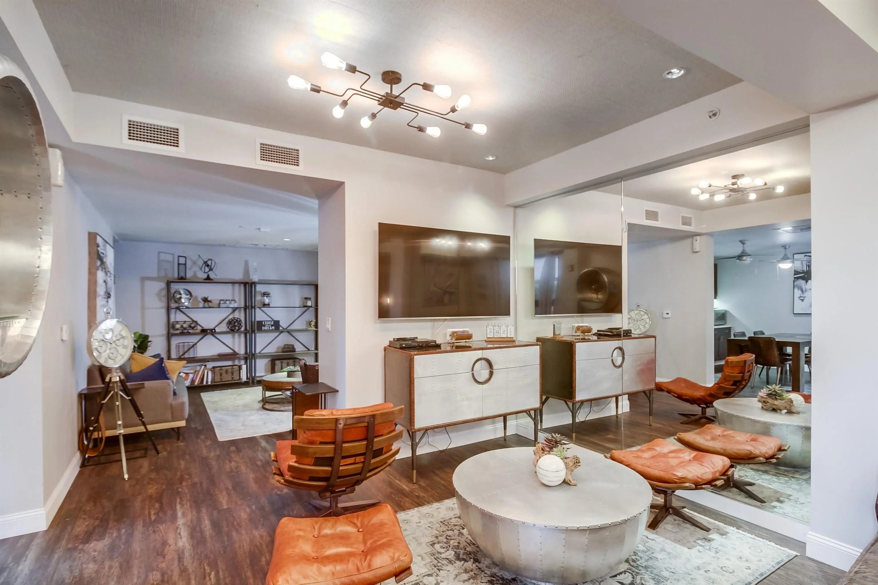 San Diego, California, 92101, United States, 1 Bedroom Bedrooms, ,1 BathroomBathrooms,Residential,For Sale,1962496