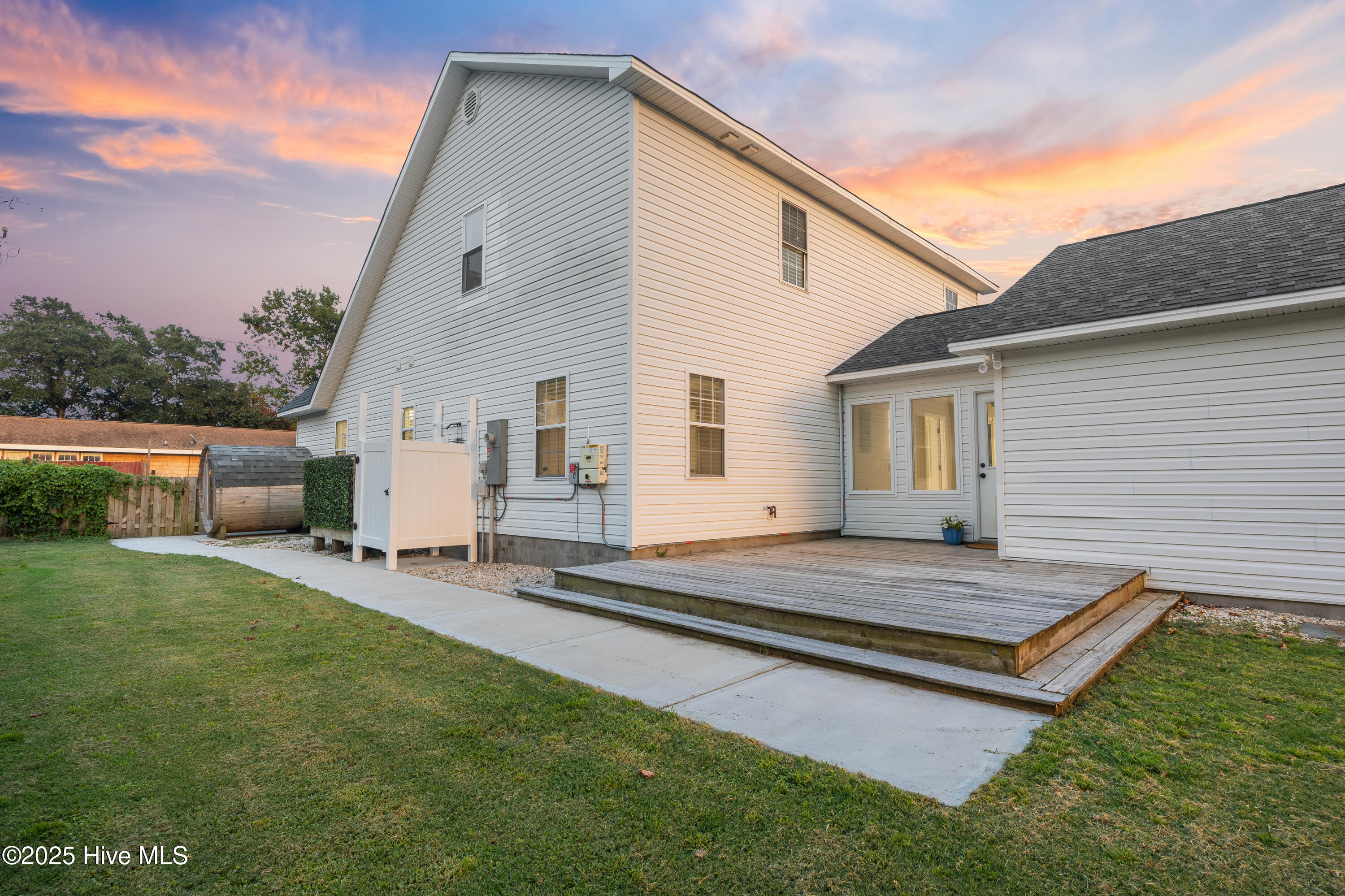 Carolina Beach, North Carolina, 28428, United States, 4 Bedrooms Bedrooms, ,4 BathroomsBathrooms,Residential,For Sale,1906698