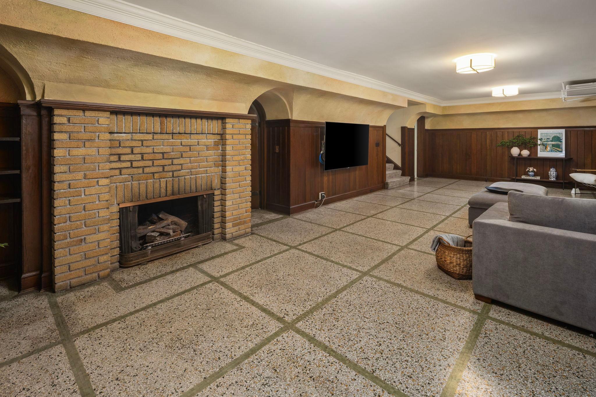 Minneapolis, Minnesota, 55416, United States, 5 Bedrooms Bedrooms, ,4 BathroomsBathrooms,Residential,For Sale,1907666