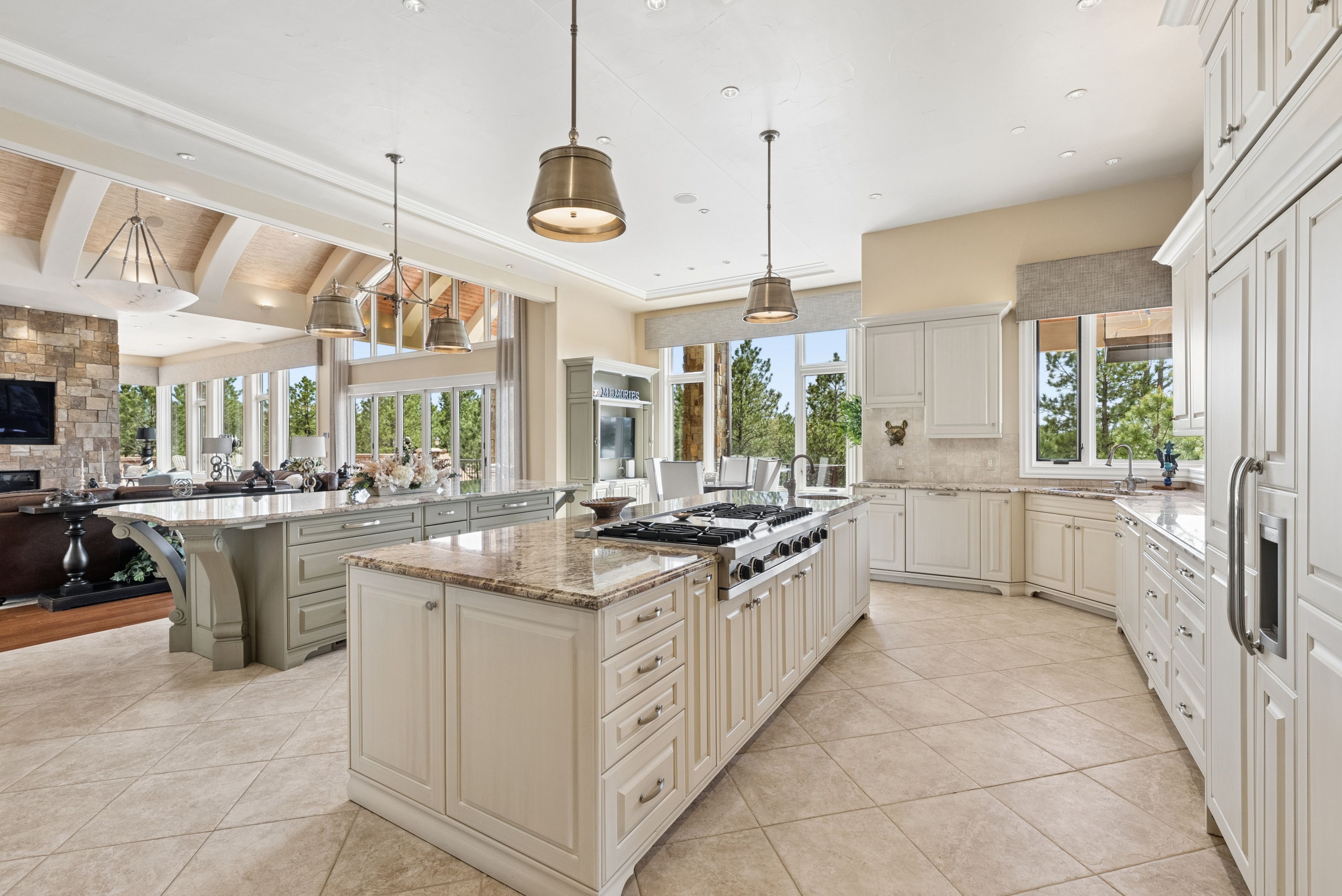  Extraordinary legacy estate on 2.59 private acres in Cathedral Pines - 物件實景