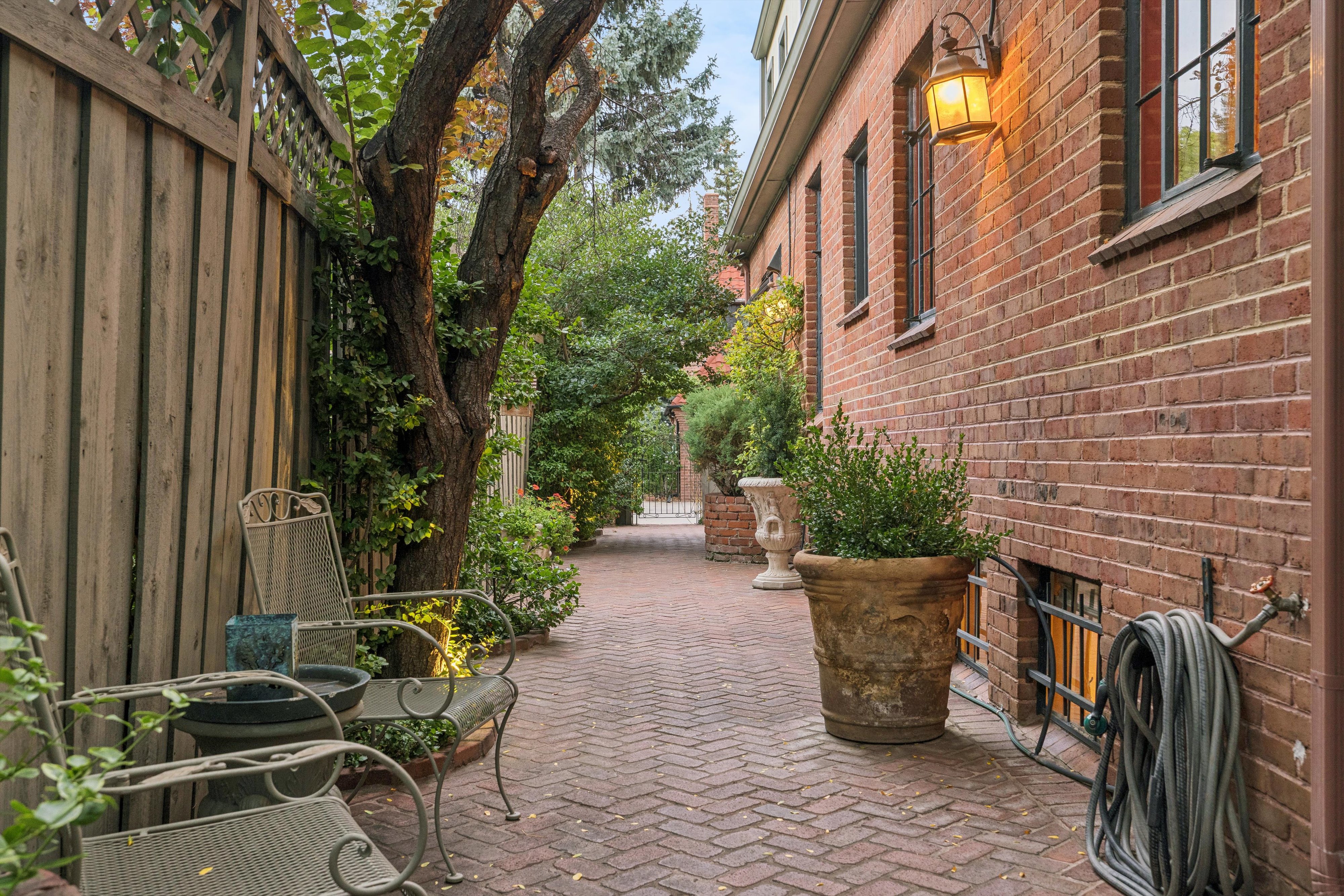  Rare Private Park Lot Near Cherry Creek with Sunroom Viking Kitchen & Spa Suite - 物件實景