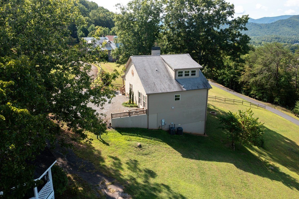 Hiawassee, Georgia, 30546, United States, 2 Bedrooms Bedrooms, ,2 BathroomsBathrooms,Residential,For Sale,1973981