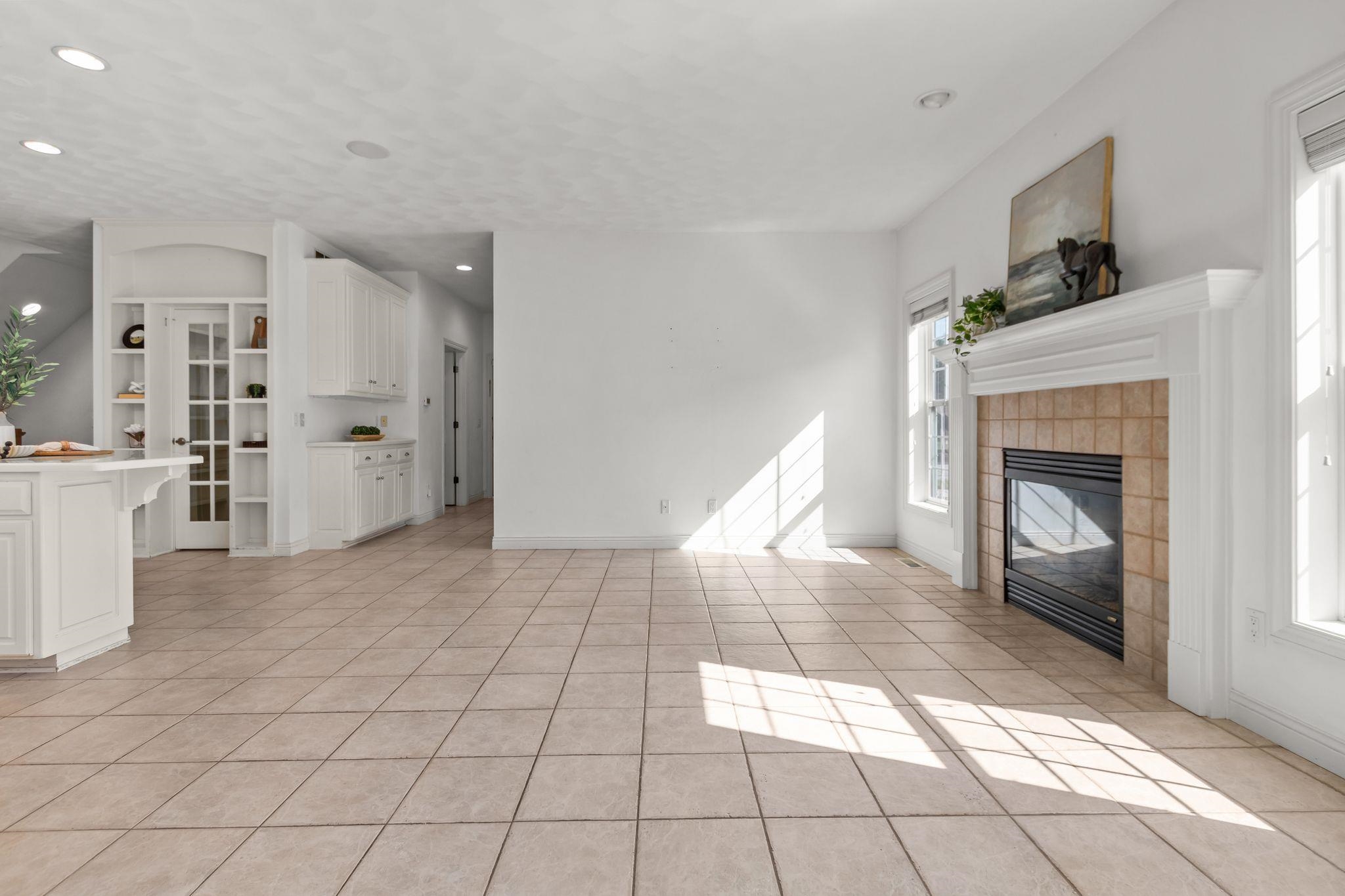 NEENAH, Wisconsin, 54956, United States, 4 Bedrooms Bedrooms, ,4 BathroomsBathrooms,Residential,For Sale,1955274