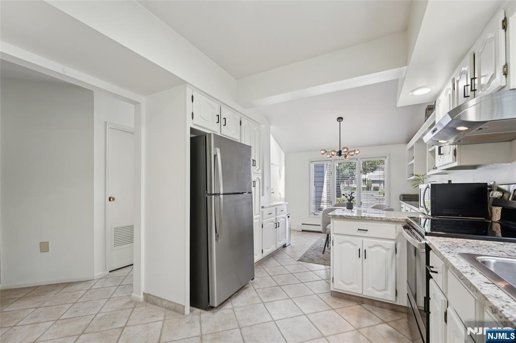 Englewood, New Jersey, 07631, United States, 3 Bedrooms Bedrooms, ,3 BathroomsBathrooms,Residential,For Sale,1925830