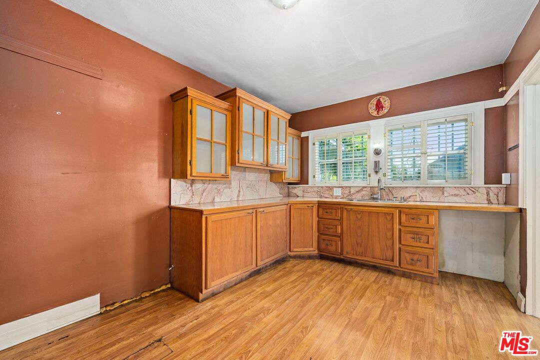 Los Angeles, California, 90004, United States, 3 Bedrooms Bedrooms, ,1 BathroomBathrooms,Residential,For Sale,1896510