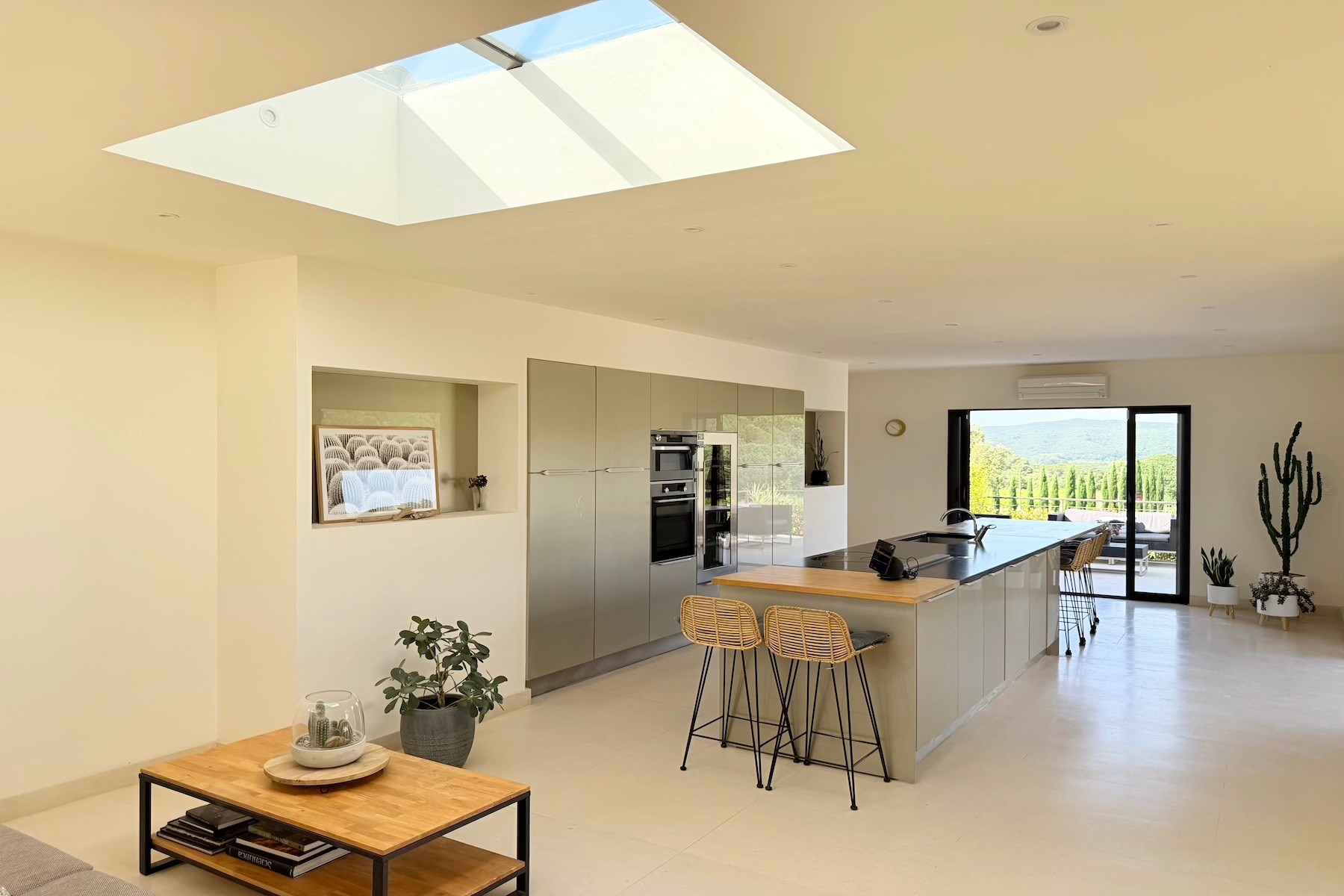  Elegant contemporary villa in the heart of the vineyards, 20 minutes from Uzès,… - 物件實景