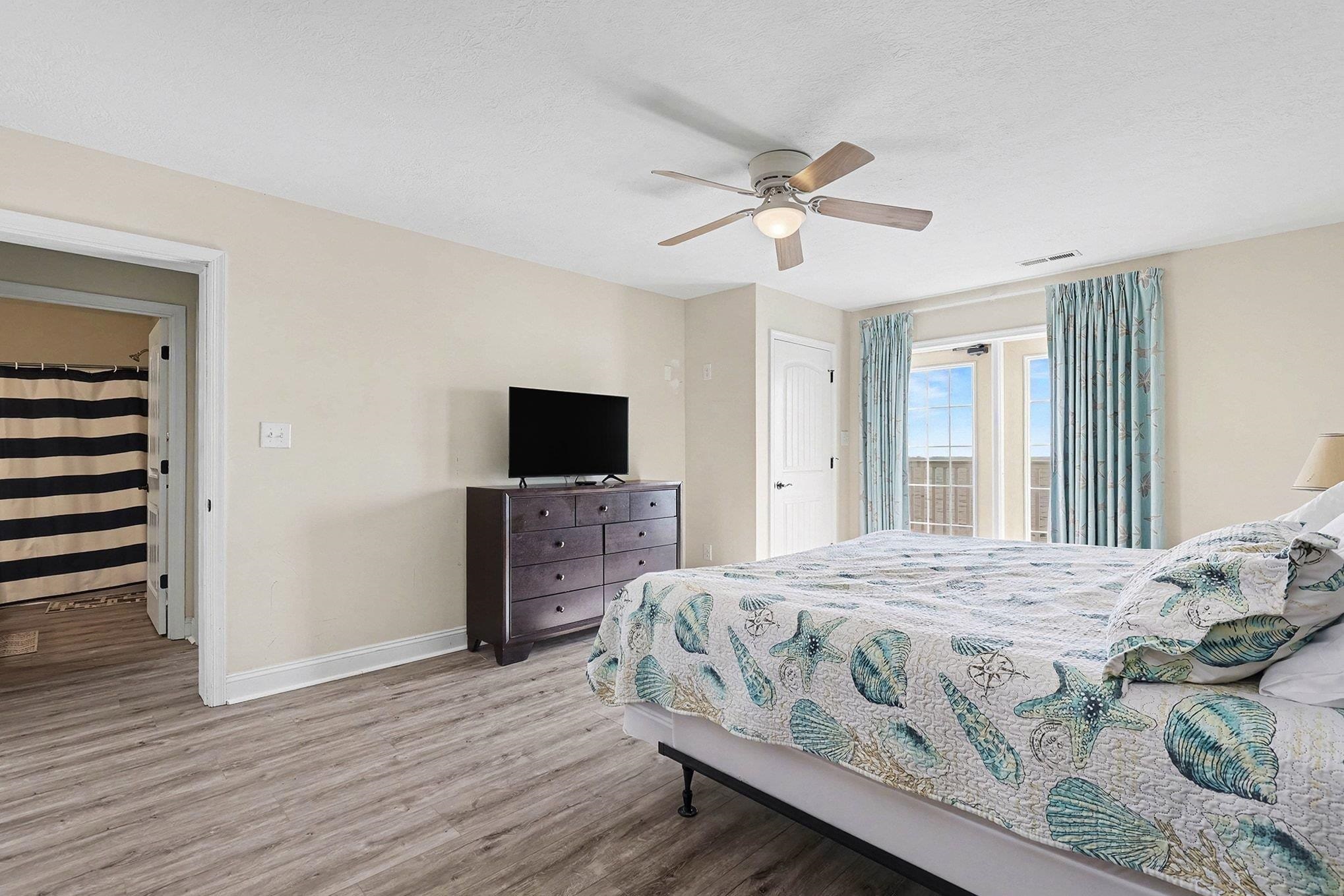 North Myrtle Beach, South Carolina, 29582, United States, 8 Bedrooms Bedrooms, ,7 BathroomsBathrooms,Residential,For Sale,2049472
