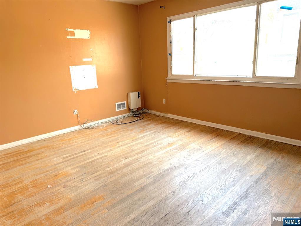 North Bergen, New Jersey, 07047, United States, 3 Bedrooms Bedrooms, ,2 BathroomsBathrooms,Residential,For Sale,1875990