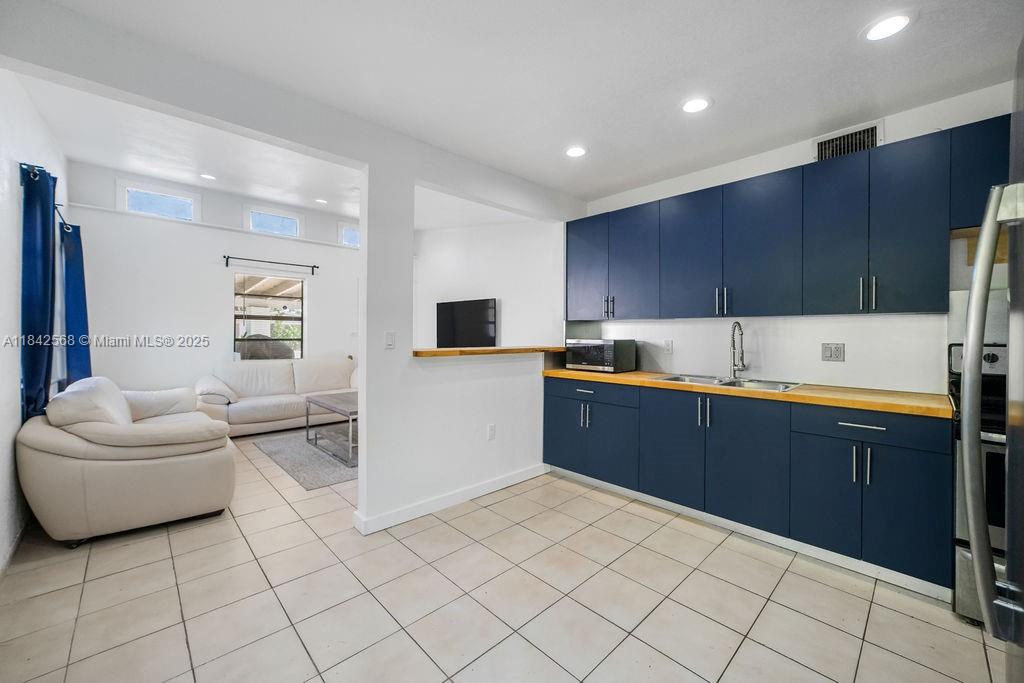 Miami, Florida, 33155, United States, 4 Bedrooms Bedrooms, ,3 BathroomsBathrooms,Residential,For Sale,1897707