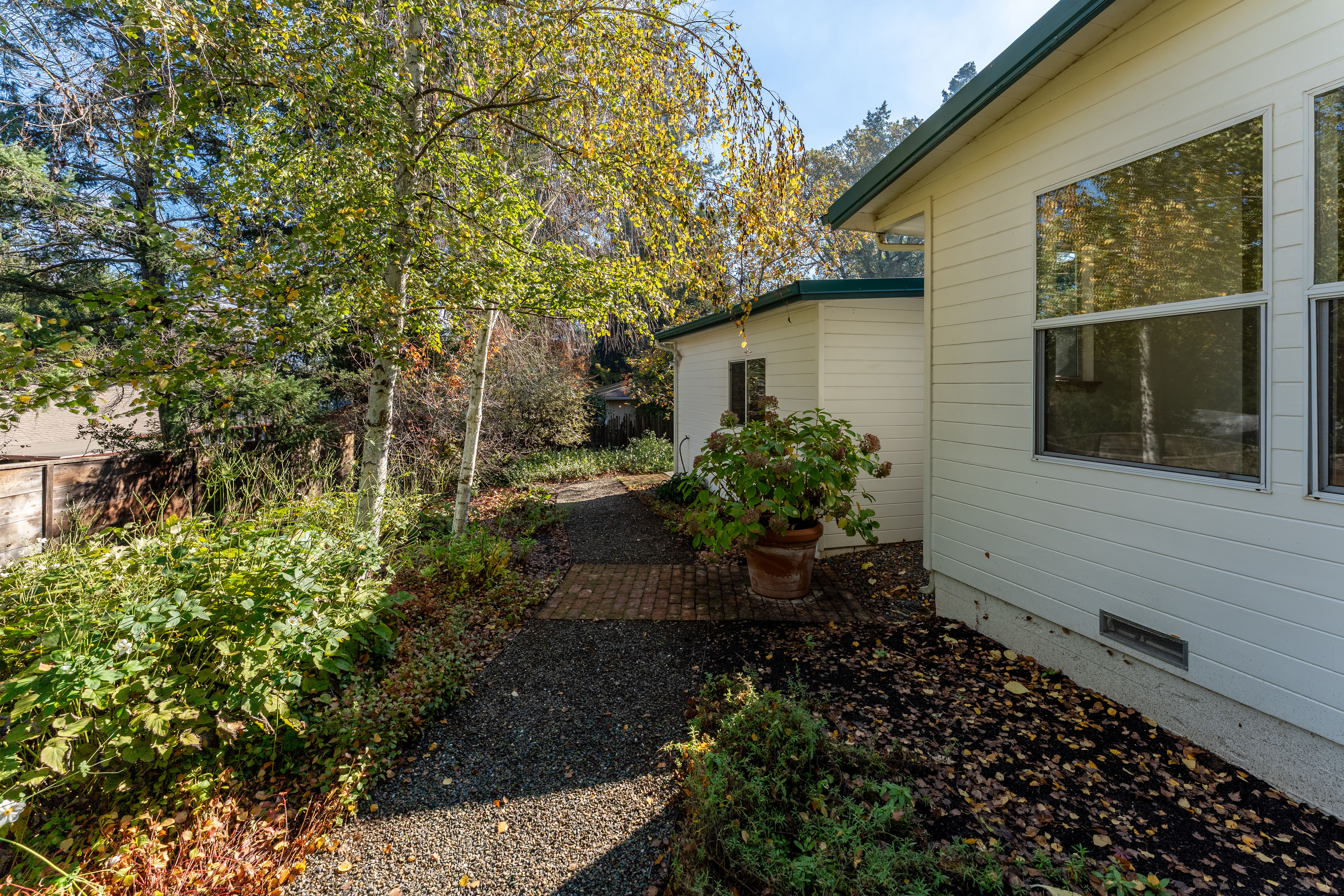 Ukiah, California, 95482, United States, 3 Bedrooms Bedrooms, ,2 BathroomsBathrooms,Residential,For Sale,1997142