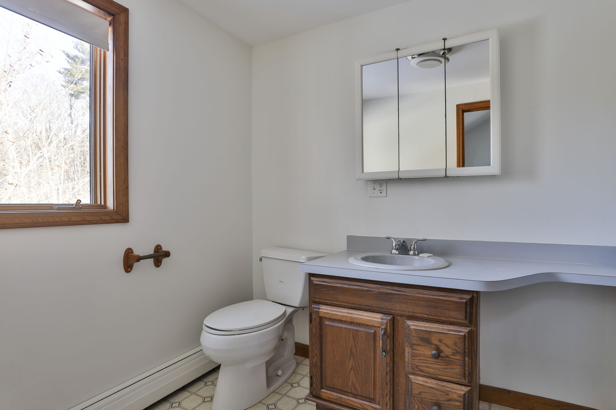 Derry, New Hampshire, 03038, United States, 3 Bedrooms Bedrooms, ,2 BathroomsBathrooms,Residential,For Sale,2006202