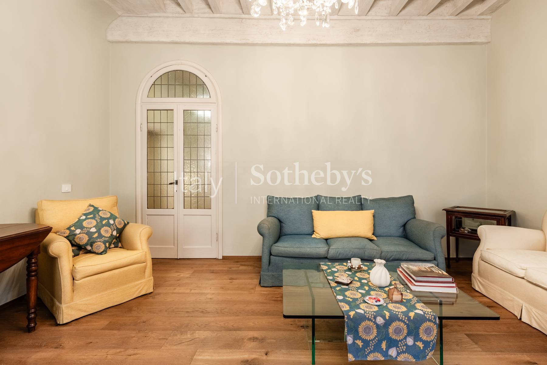  Elegant renovated residence of distinctive charm - 物件實景