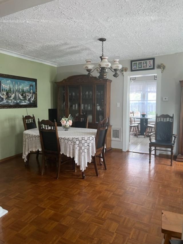 Briarwood, New York, 11435, United States, 3 Bedrooms Bedrooms, ,3 BathroomsBathrooms,Residential,For Sale,1903488