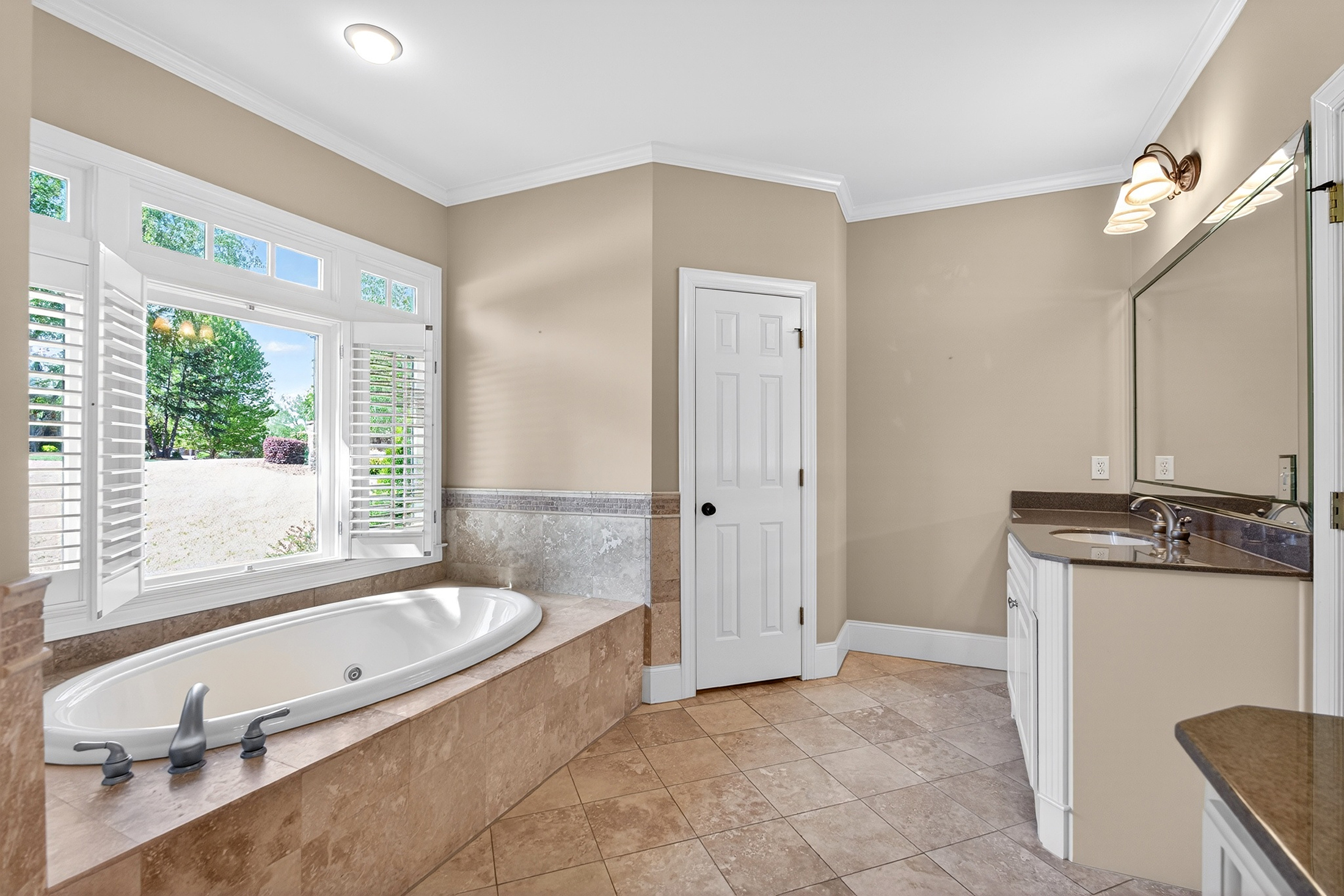  Beautifully Updated Ranch-Style Home in the Prestigious Achasta Golf Community - 物件實景
