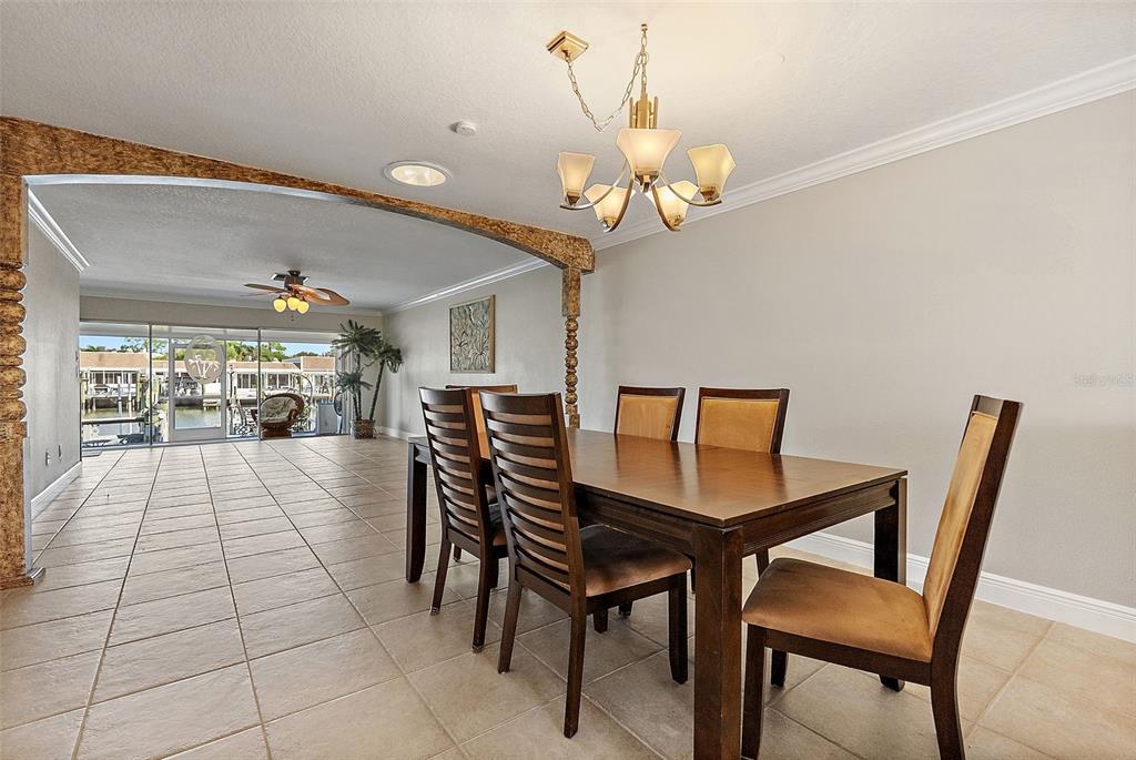 St Petersburg, Florida, 33708, United States, 2 Bedrooms Bedrooms, ,2 BathroomsBathrooms,Residential,For Sale,1963095