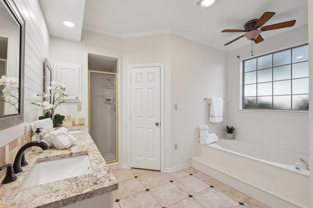 Pilot Point, Texas, 76258, United States, 4 Bedrooms Bedrooms, ,4 BathroomsBathrooms,Residential,For Sale,1974157