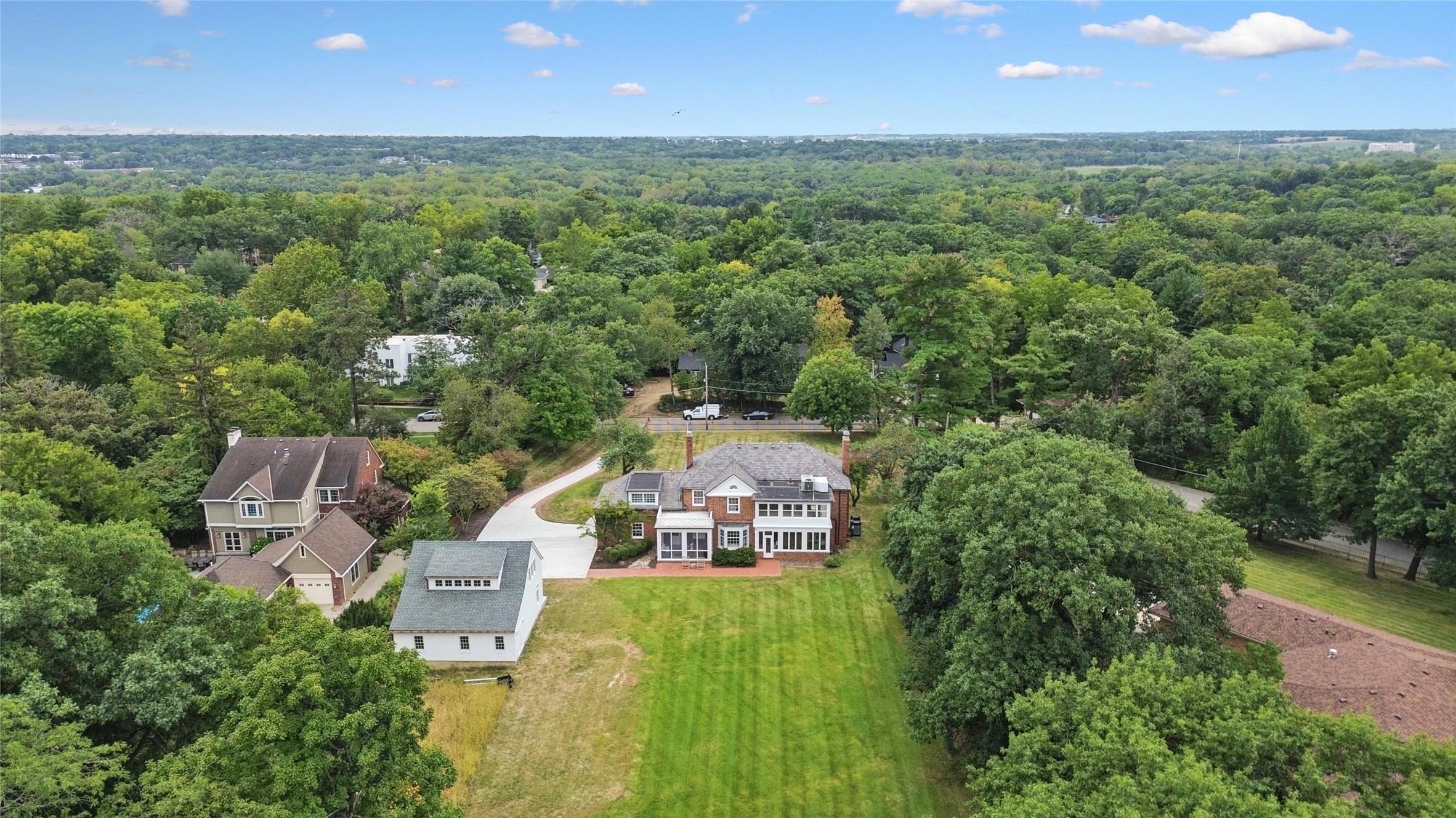 Des Moines, Iowa, 50312, United States, 4 Bedrooms Bedrooms, ,4 BathroomsBathrooms,Residential,For Sale,1942585