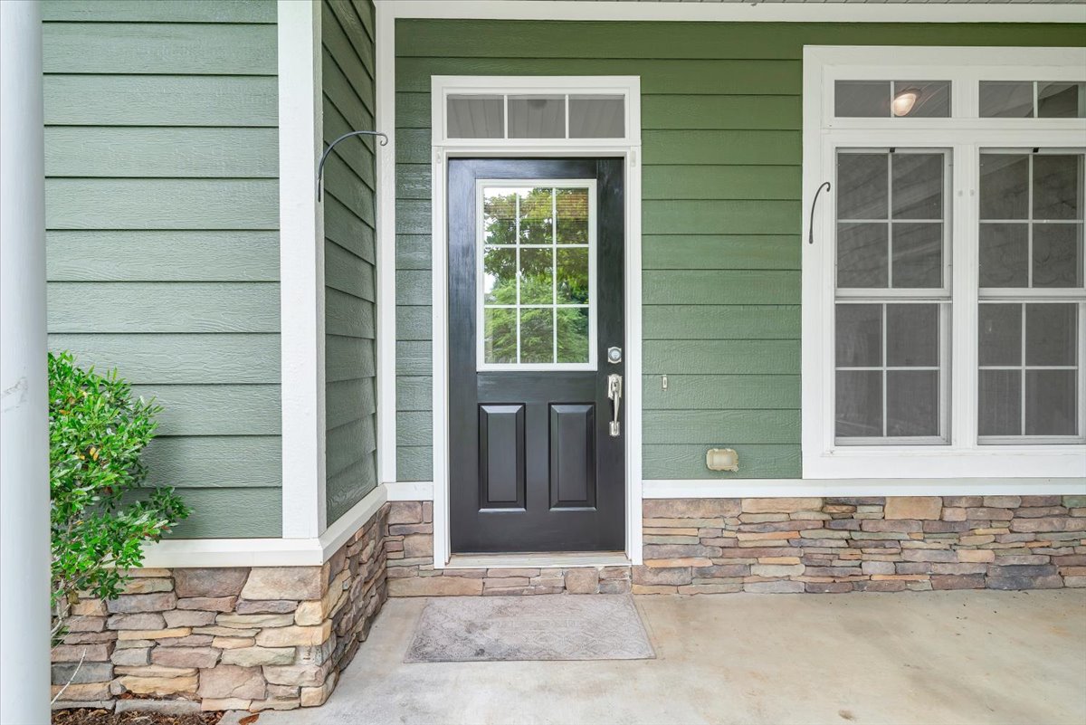 Huddleston, Virginia, 24104, United States, 4 Bedrooms Bedrooms, ,4 BathroomsBathrooms,Residential,For Sale,2048445