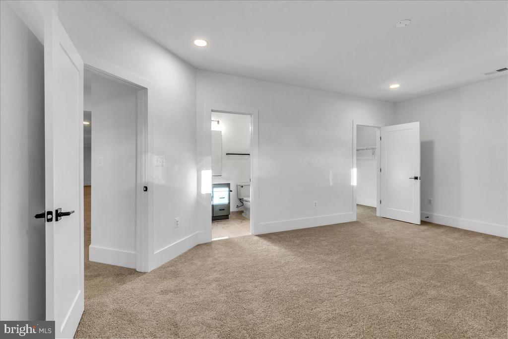 Oak Hill, Virginia, 20171, United States, 4 Bedrooms Bedrooms, ,6 BathroomsBathrooms,Residential,For Sale,2006195