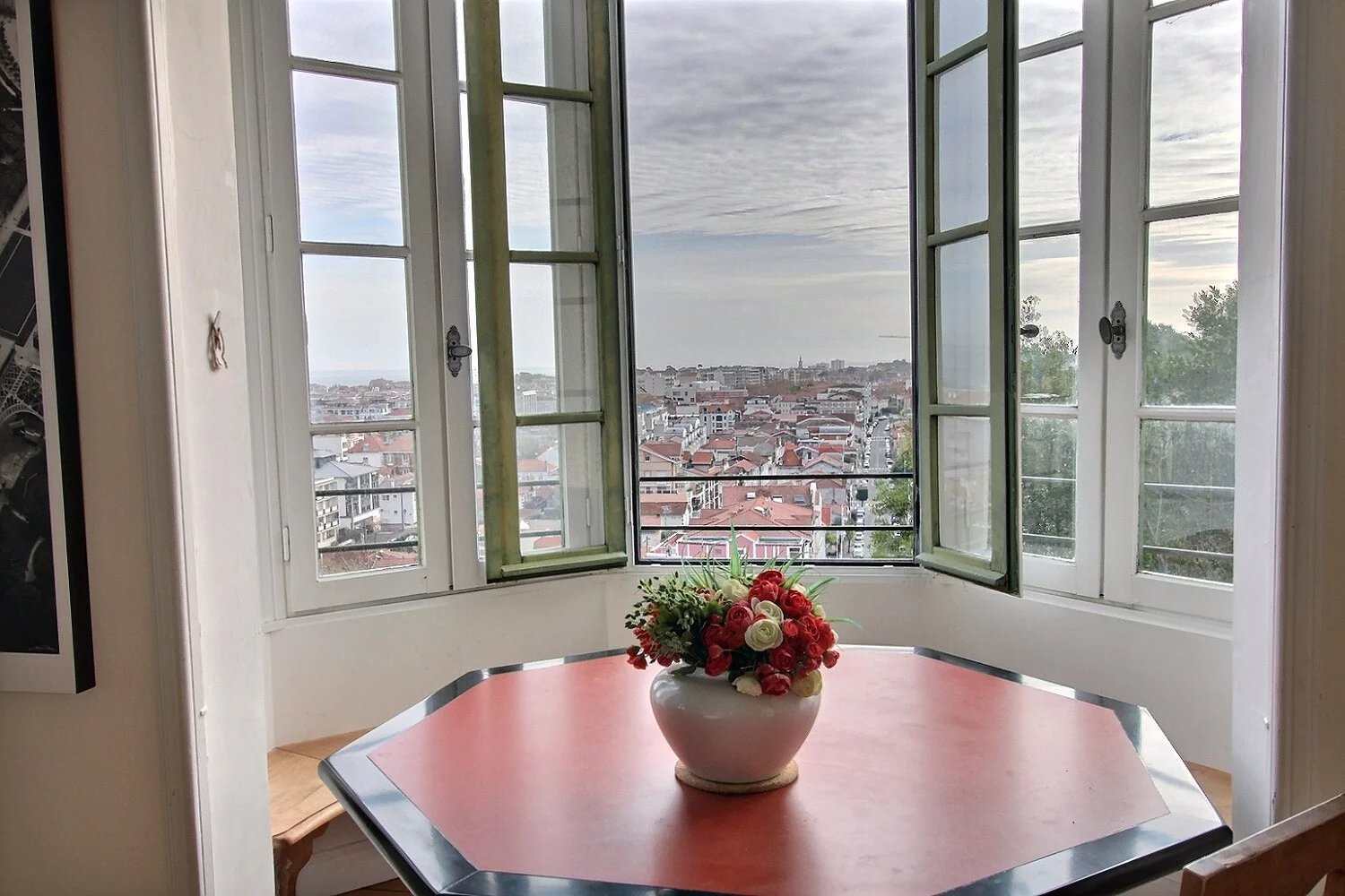 Arcachon, New Aquitaine, 33120, FR, 5 Bedrooms Bedrooms, ,3 BathroomsBathrooms,Residential,For Sale,1628138