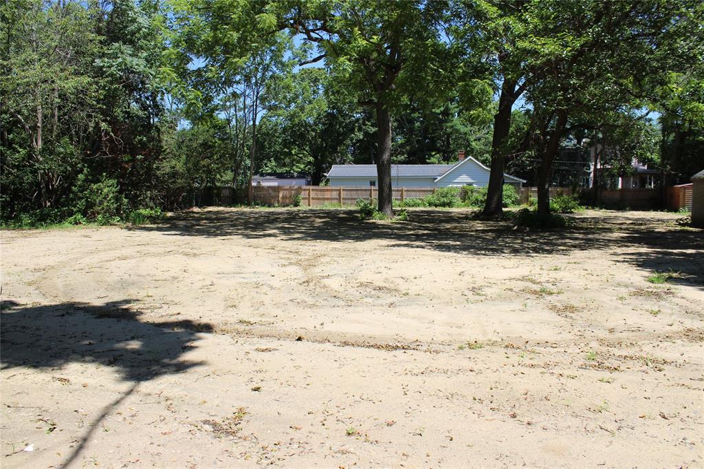 East Moriches, New York, 11940, United States, 4 Bedrooms Bedrooms, ,2 BathroomsBathrooms,Residential,For Sale,1984463