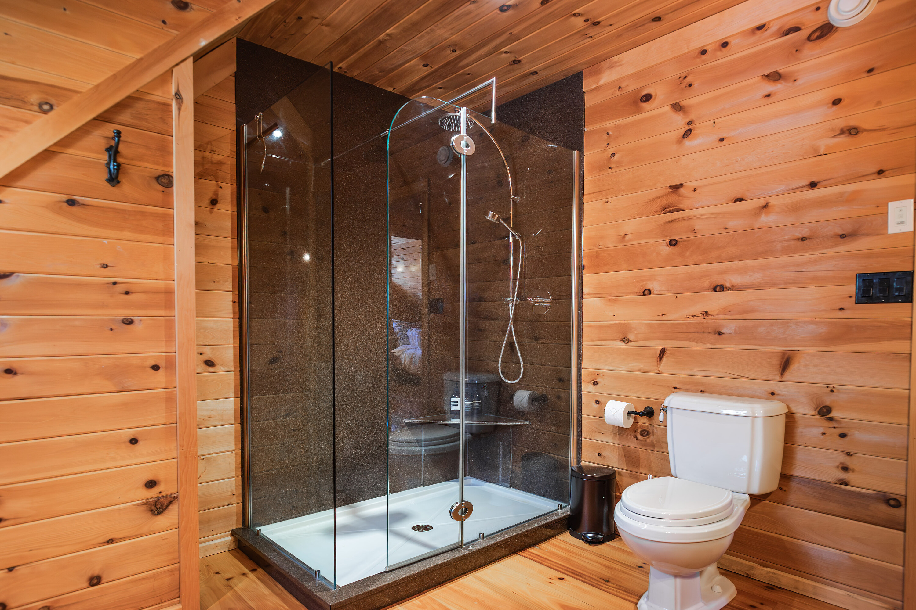  Beaver Valley Log Home - 物件實景