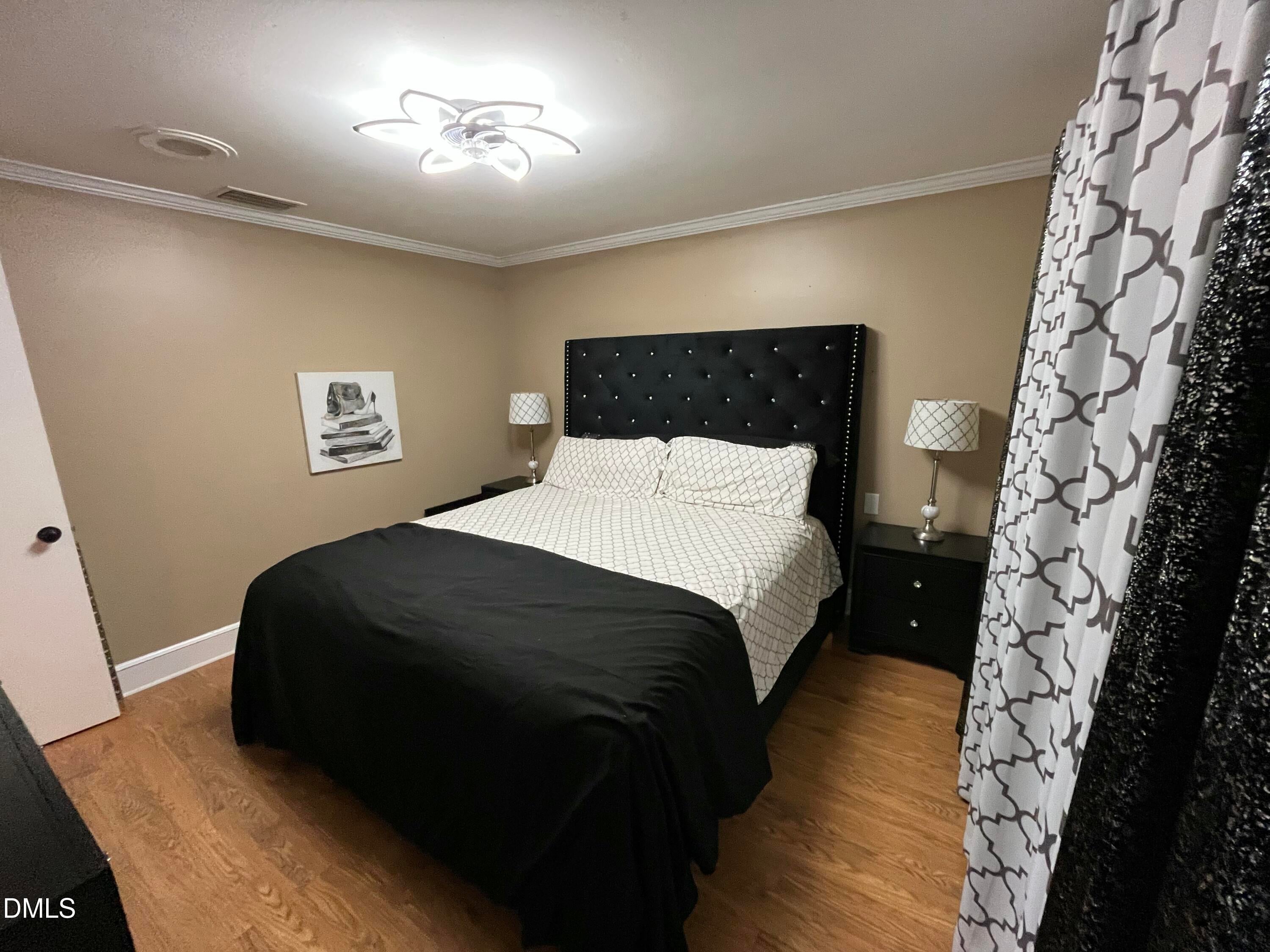 Burlington, North Carolina, 27215, United States, 6 Bedrooms Bedrooms, ,5 BathroomsBathrooms,Residential,For Sale,1999831