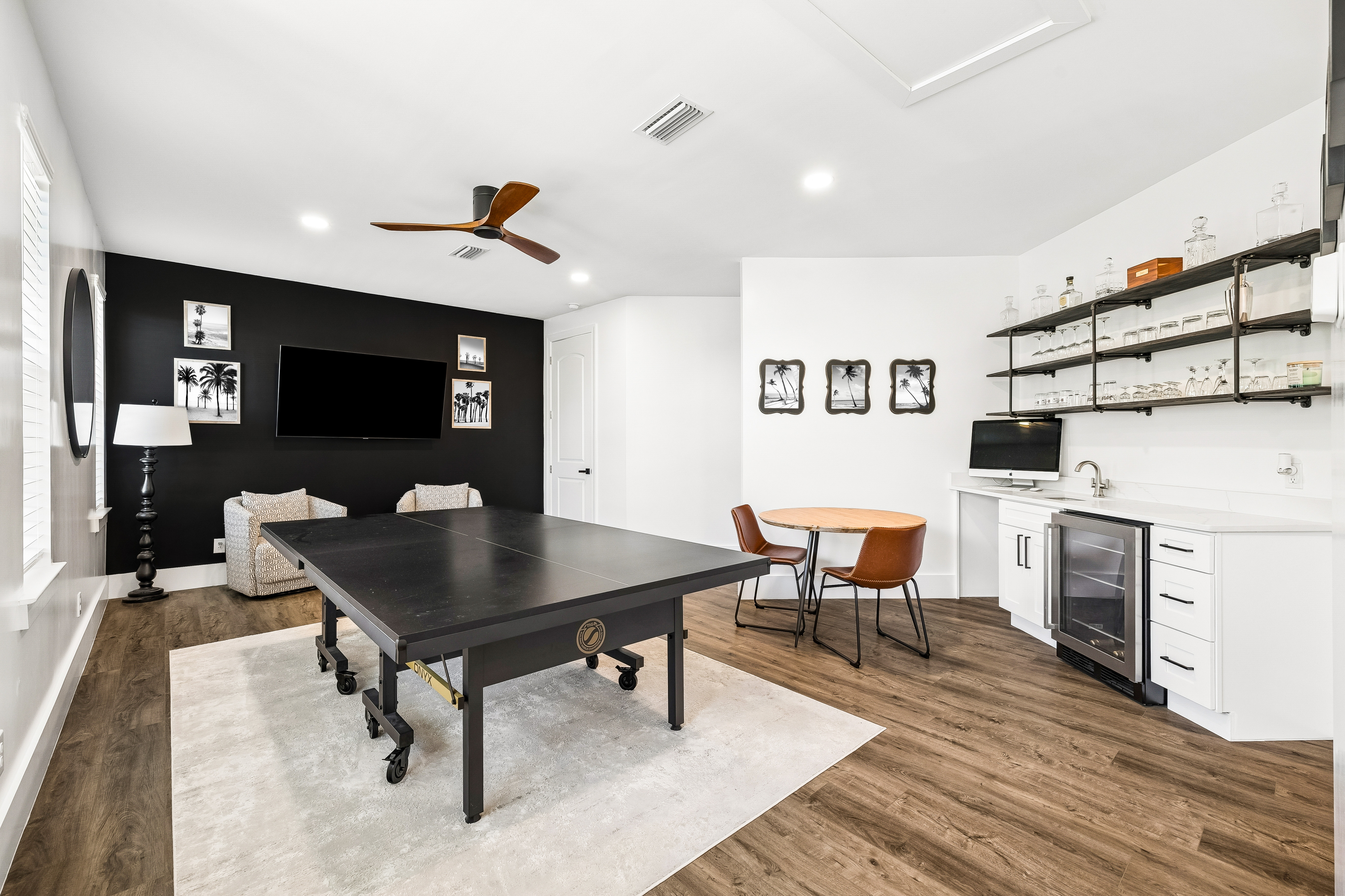  Spacious Newer-Build Home With Wraparound Porch On Gated Community Corner Lot - 物件實景
