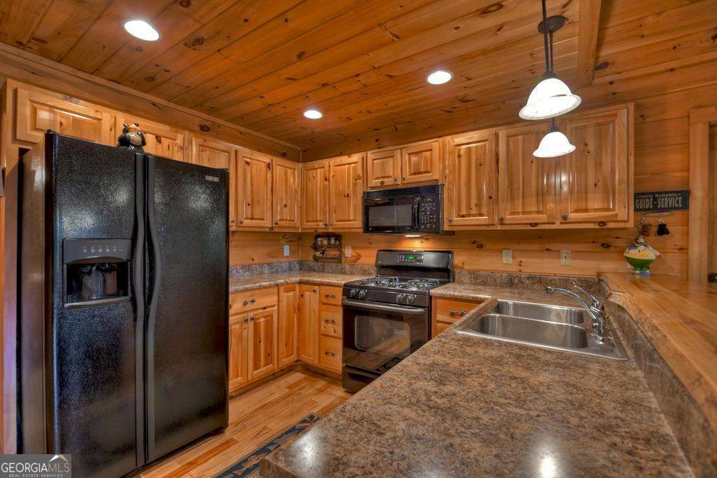 Blue Ridge, Georgia, 30513, United States, 3 Bedrooms Bedrooms, ,Residential,For Sale,1996242