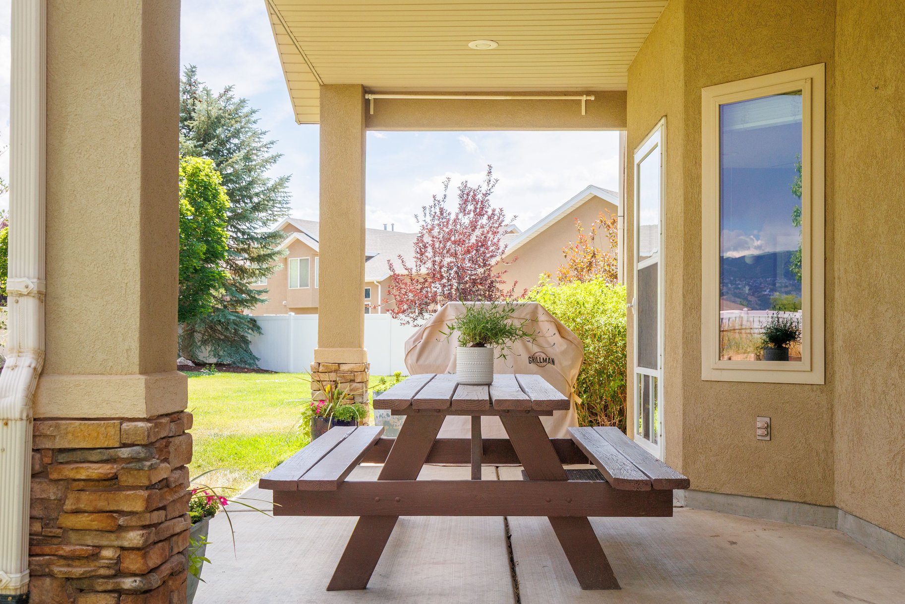  Backyard Oasis with Views and Trail Access in North Salt Lake - 物件實景