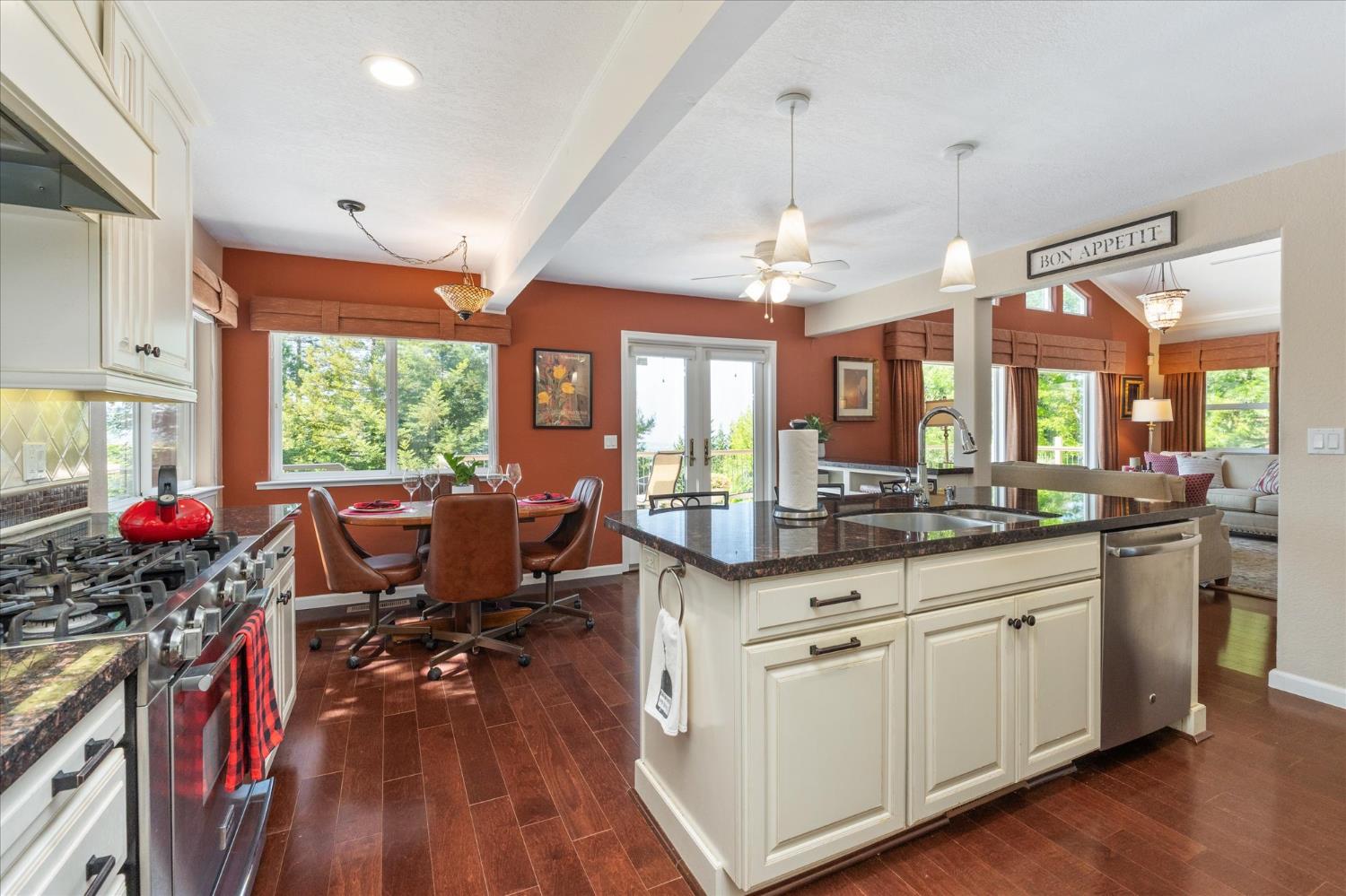 Murphys, California, 95247, United States, 3 Bedrooms Bedrooms, ,2 BathroomsBathrooms,Residential,For Sale,2048867