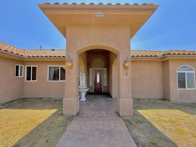 Lakeside, California, 92040, United States, 4 Bedrooms Bedrooms, ,4 BathroomsBathrooms,Residential,For Sale,1828721