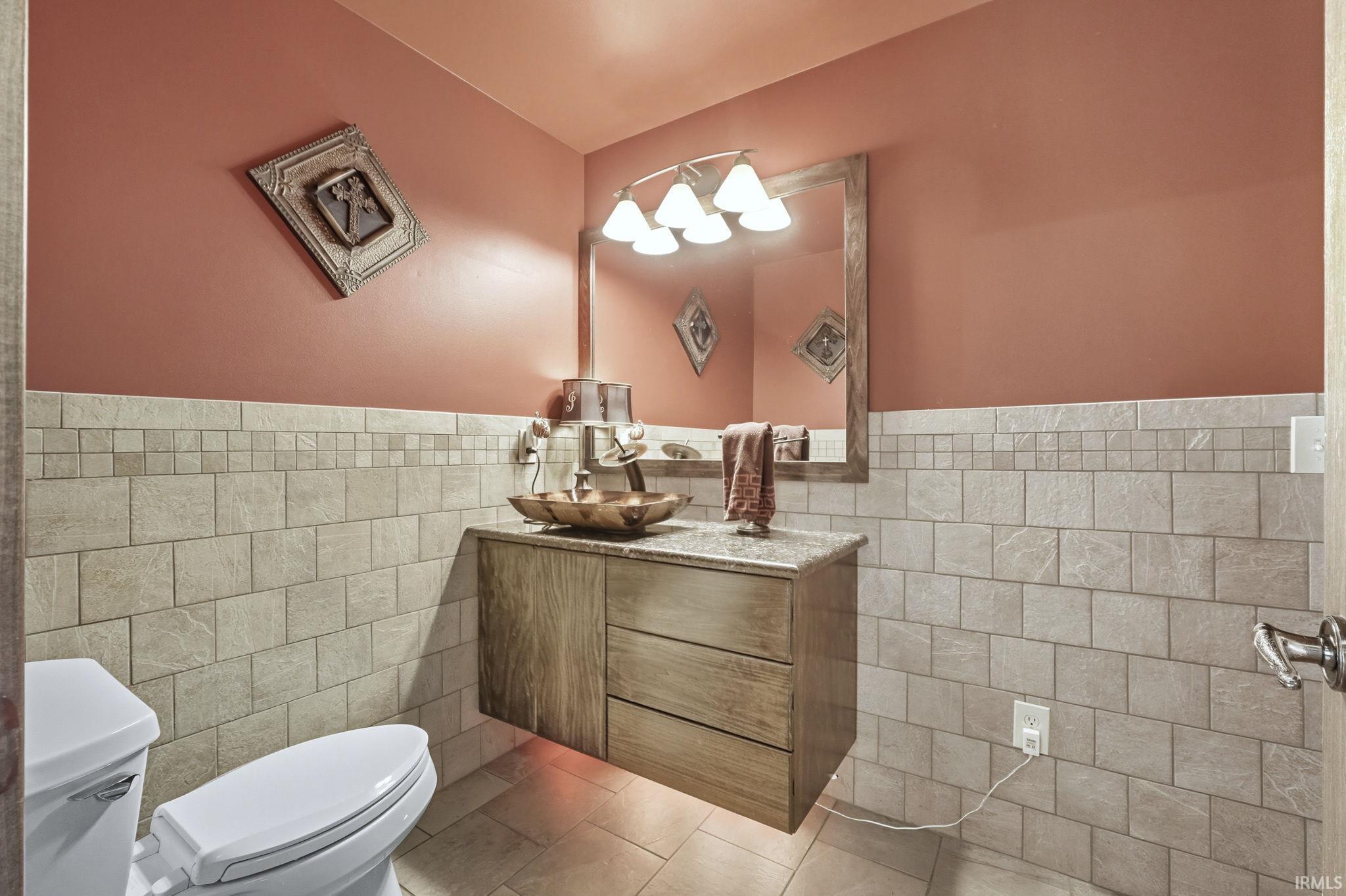 Auburn, Indiana, 46706-9510, United States, 4 Bedrooms Bedrooms, ,5 BathroomsBathrooms,Residential,For Sale,1984522