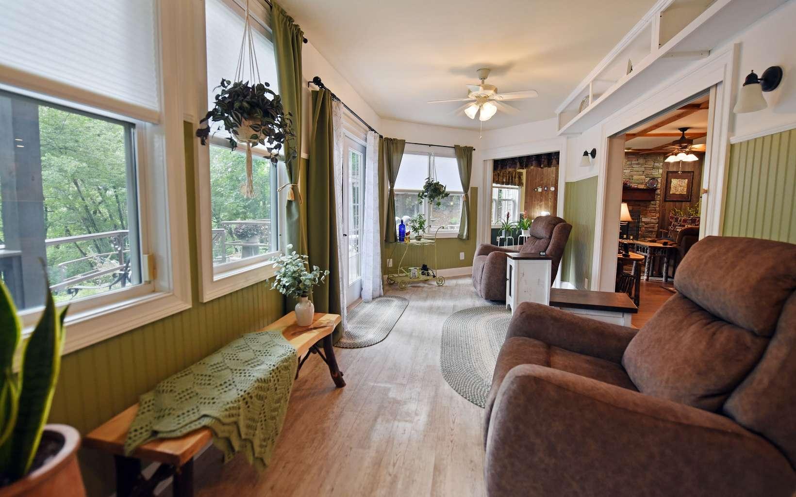 Hiawassee, Georgia, 30546, United States, 4 Bedrooms Bedrooms, ,4 BathroomsBathrooms,Residential,For Sale,1746240